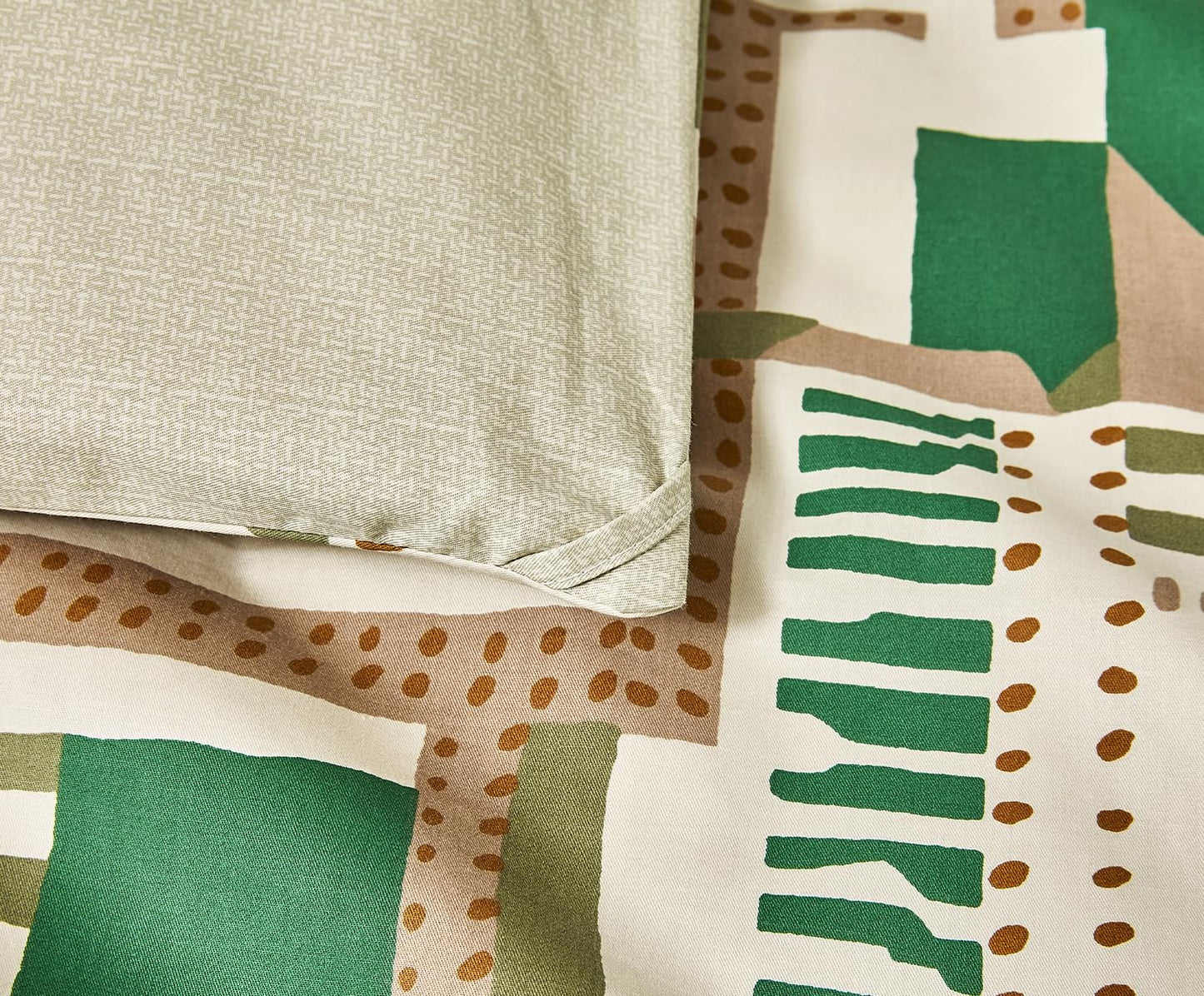 SLEEPBELLA Comforter King Size, 600 Thread Count Cotton White Printed with Green & Brown Geometric Comforter Set, Down Alternative Bedding Set 3Pcs(King, Green Geometric)