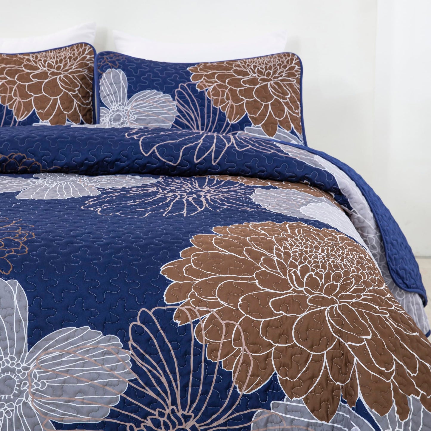 Anibedding Floral Bedspread Quilt Set Queen 3 Pieces-Navy Blue Bohemian Floral Quilt Coverlet Set Soft Microfiber Lightweight Quilted Bedspread with Pillow Shams for All Season 96"x90"