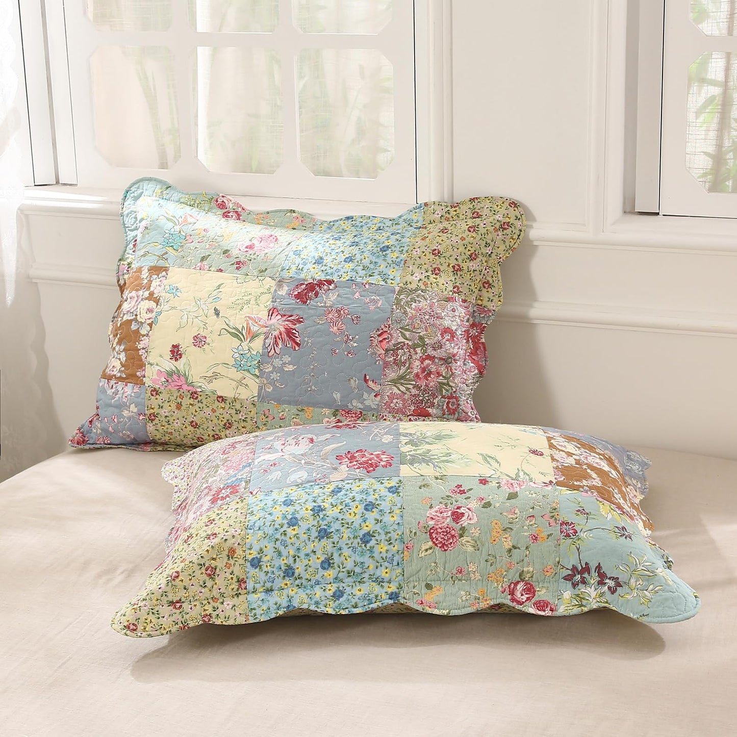 vctops Boho Patchwork Cotton Quilted Bedspread Quilt Set Queen Size 3 Pieces Soft Reversible Lightweight Coverlet Set Floral Print 1 Quilt and 2 Pillow Shams (Purple,Queen)