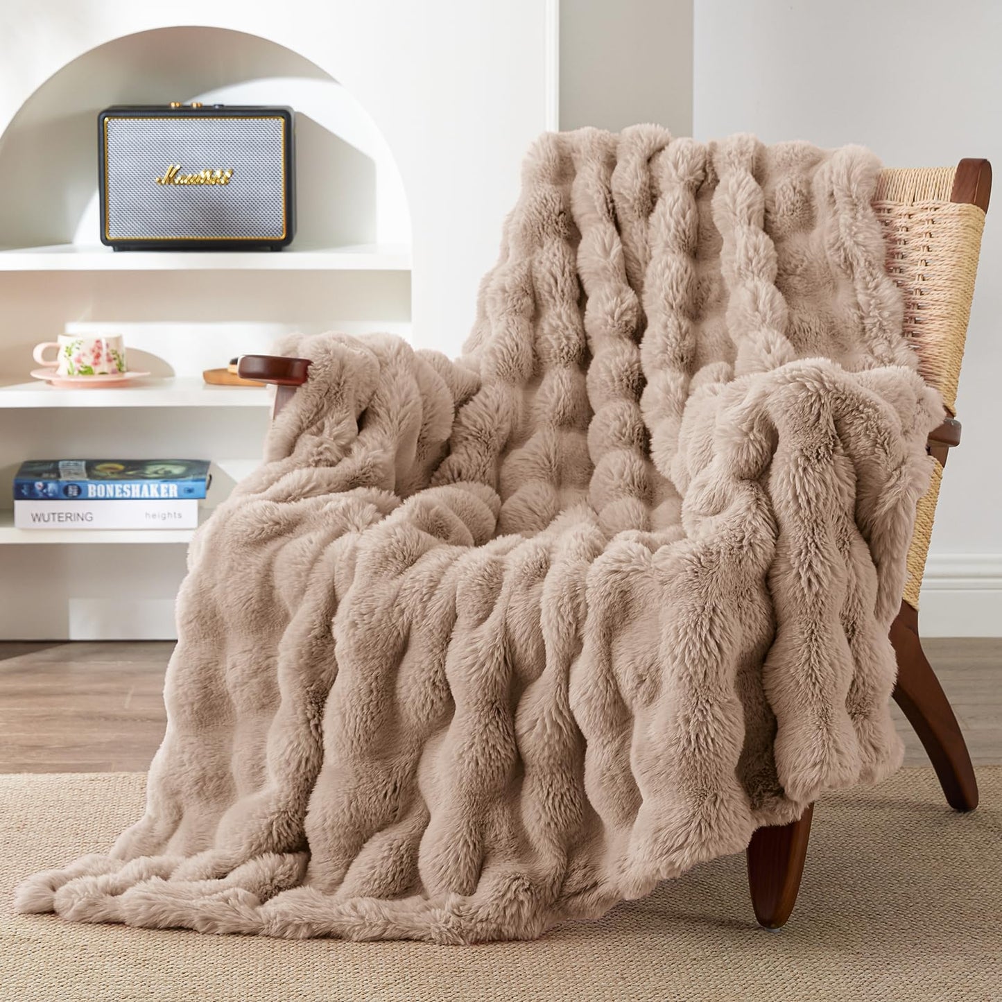 EXQ Home Fluffy Faux Rabbit Fur Throw Blanket for Couch, Soft Luxury Bubble Double Sided Plush Blanket, Cozy Thick Warm Fuzzy Decorative Blanket for Bed Chair Sofa Living Room,50"X60"(Brown)