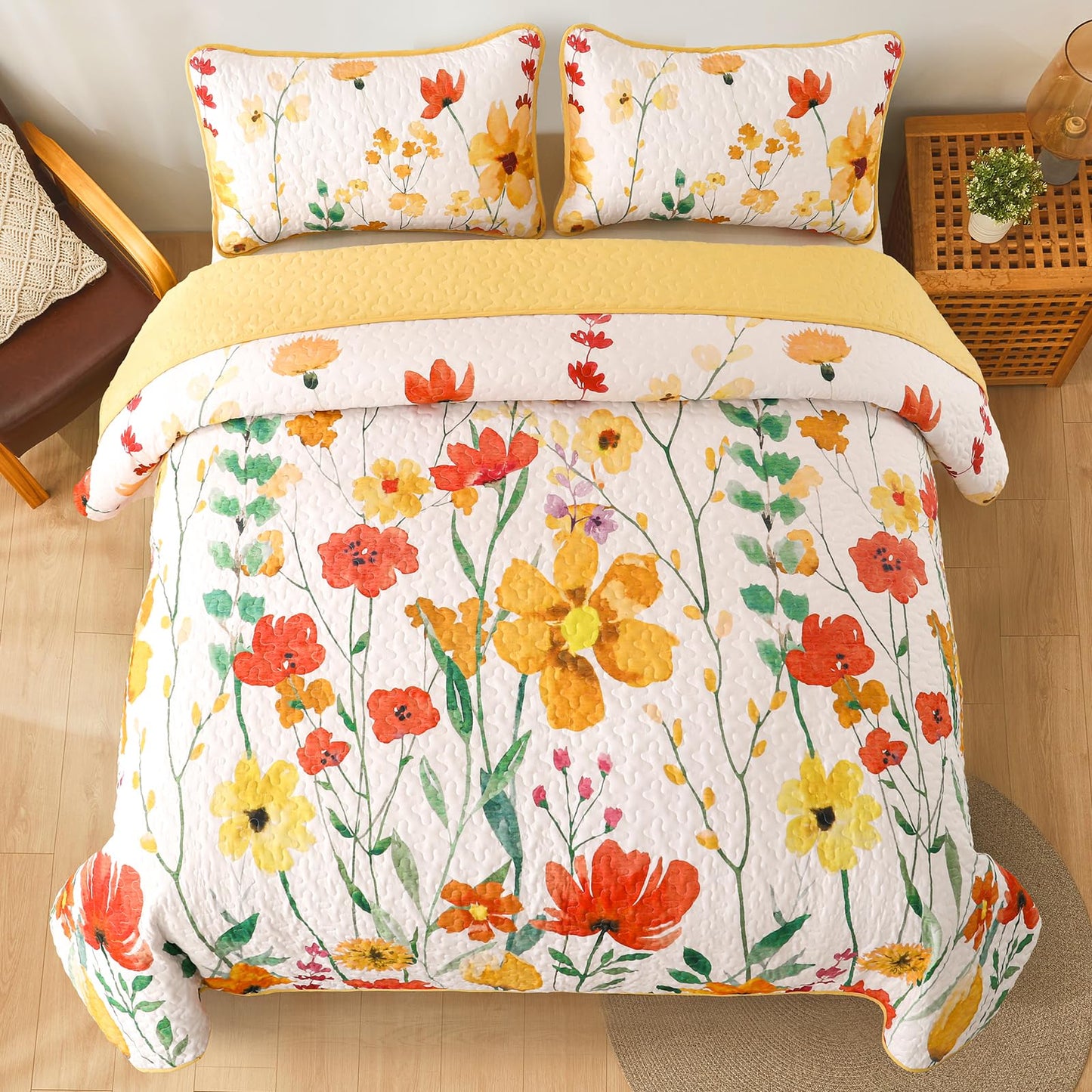 Anibedding Quilt Set Queen Size, Yellow Floral Reversible Bedspread Soft Microfiber Lightweight Queen Size Quilt Bedding Sets Reversible Coverlet for All Season(Queen, 96"x90")