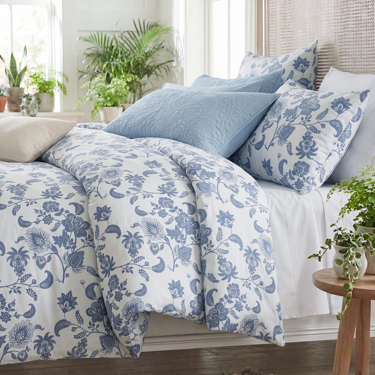 Bedorm 100% Cotton Duvet Cover Set Queen Floral Bedding Set Blue and White Paisley Flowers Print Boho Bedroom Decor Soft & Breathable Duvet Cover with Zipper Closure