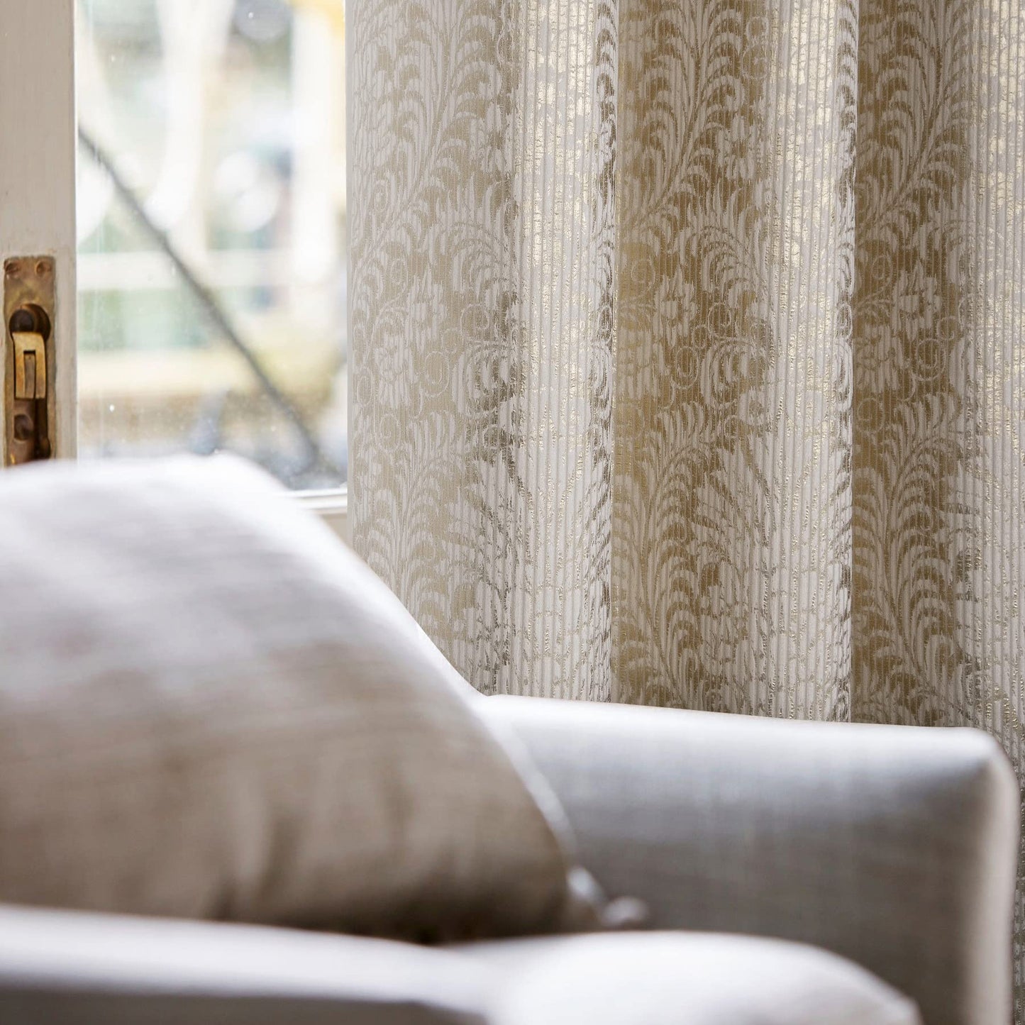always4u 100% Blackout Damask Foil Print Natural and Gold Ridged Velvet Curtains 84 Inches Long Drapes 2 Panels Shiny Metallic Window 54 * 84 Inches