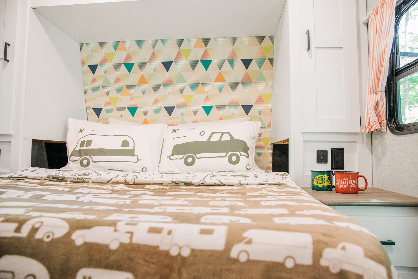 Camco Life is Better at The Campsite RV Bed Sheet Set | for RV Queen-Size Beds | Features a Green Map Design (53476)
