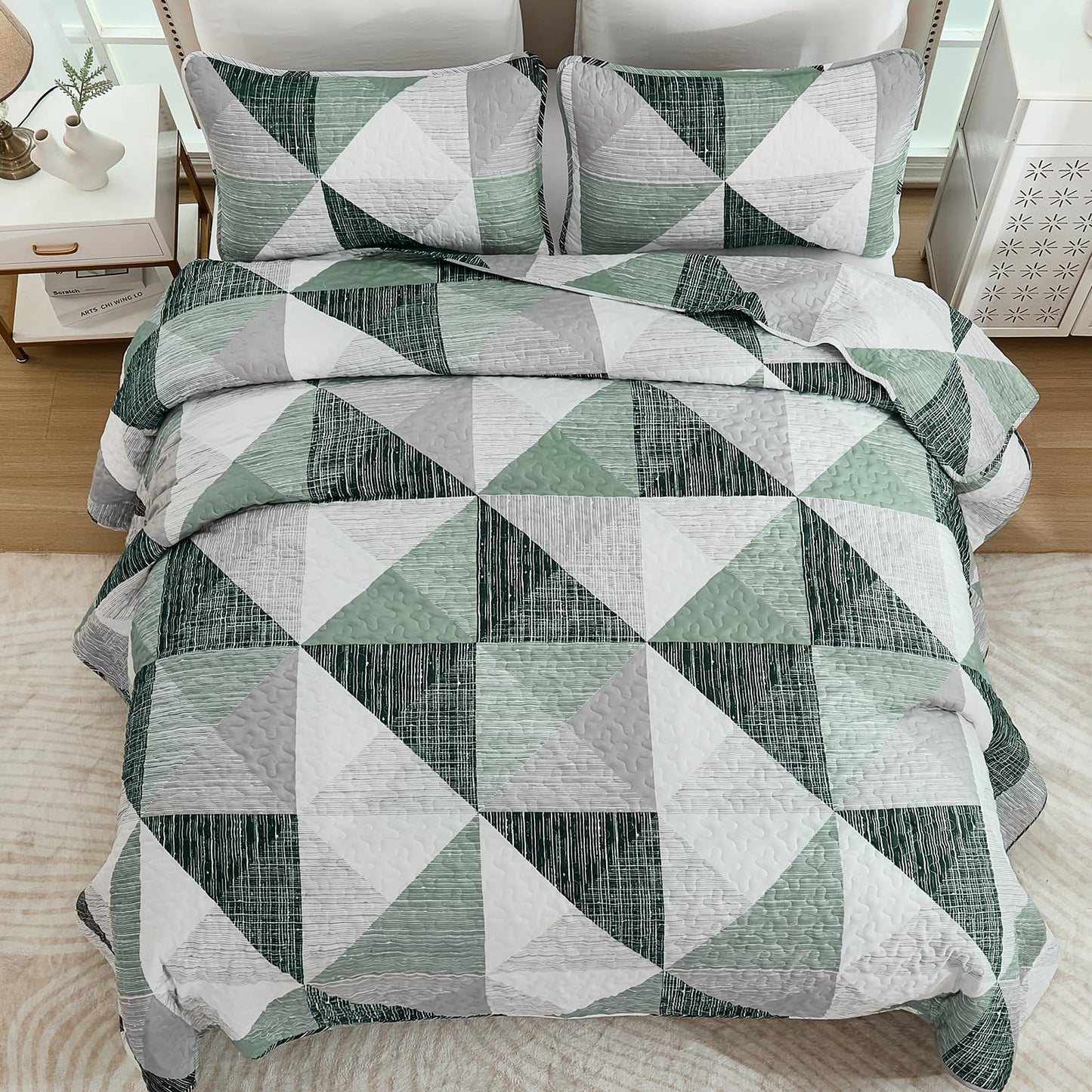 Dintszyayue Quilt Queen Size Green, 3 Pieces Patchwork Bedspread Bedding for Queen Size Bed, Soft Lightweight Microfiber Geometric Coverlet Set for All Season Quilt with 2 Pillowcases