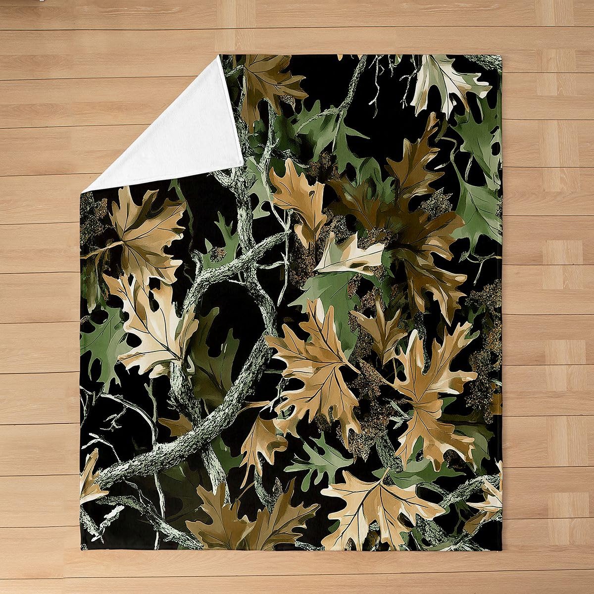 jejeloiu Camouflage Flannel Fleece Throw Blanket Camo Throw 50"x60" Cabin or Rustic Lodge Fleece Throw Blanket for Kids Women Men Farmhouse for Bed Couch Chair Living Room Hunting Bedroom Decor