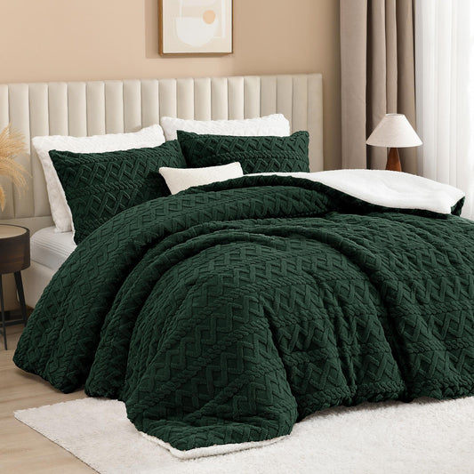 Andency Fluffy Sherpa Queen Comforter Set Dark Green, Super Soft Emerald Green Fleece Warm Bedding for Winter, Luxury Jacquard Boho Fuzzy Plush Bed Set 3 Pieces(1 Shaggy Comforter, 2 Pillowcases)