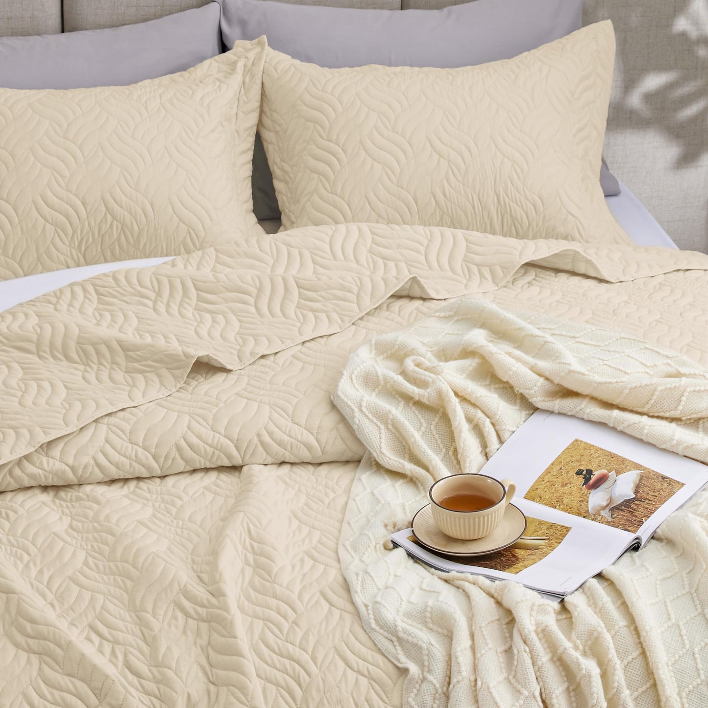 Love's cabin Twin Quilt Bedding Set Camel Bedspreads - Soft Bed Summer Lightweight Bedspread Comforter - Wave Pattern Bedding Coverlet for All Season - 2 Pieces (1 Quilt, 1 Pillow Sham)