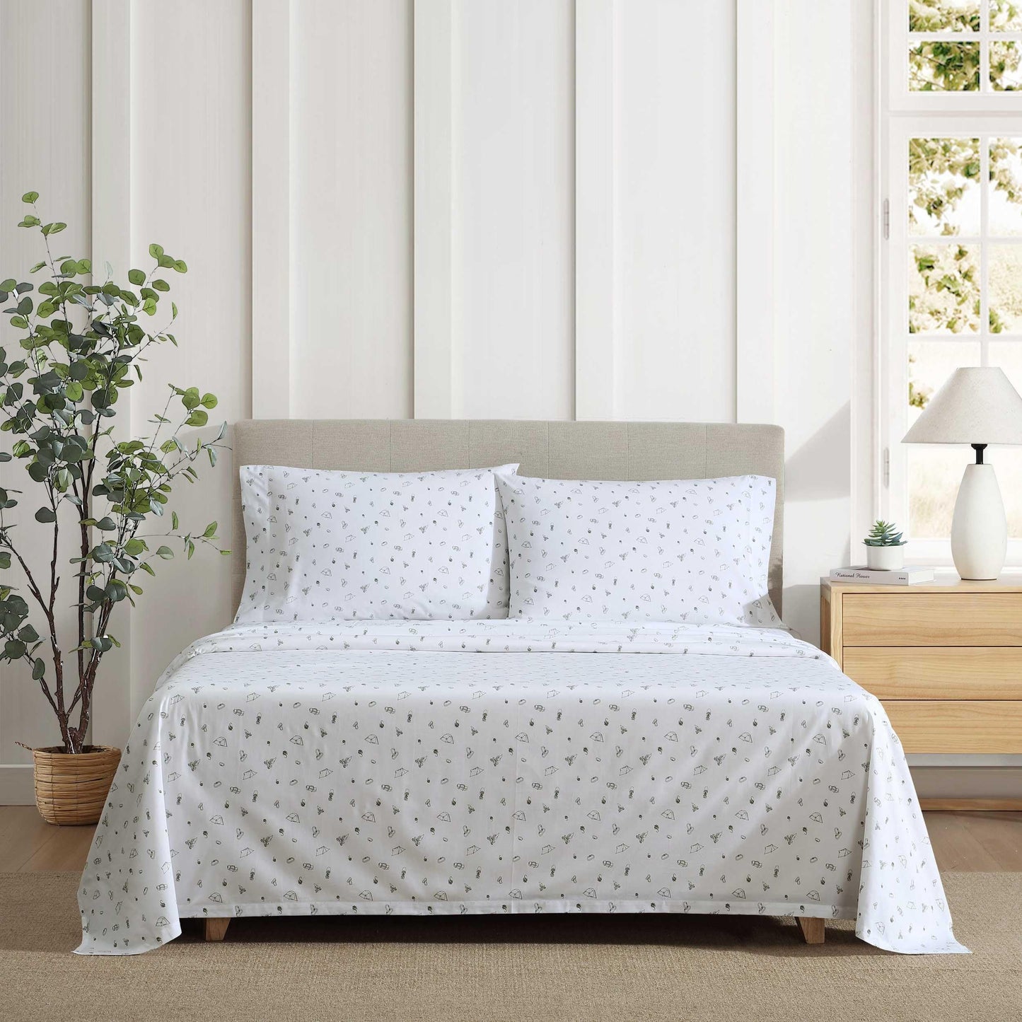 Eddie Bauer - Sheet Set, Luxurious Cotton Percale Bedding with Matching Pillowcase, Crisp & Cool, Fully Elasticized (Camp Green, Twin)