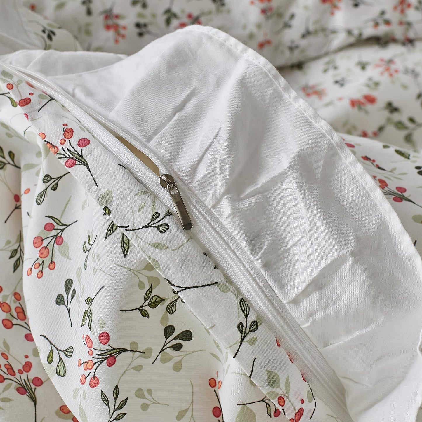 YuHeGuoJi White Ruffle Floral Duvet Cover Queen 100% Cotton 3 Pcs Set 1 Cute Red Flower Duvet Cover with Zipper Ties 2 Pillow Shams Decorative Green Botanical Bedding Set Soft