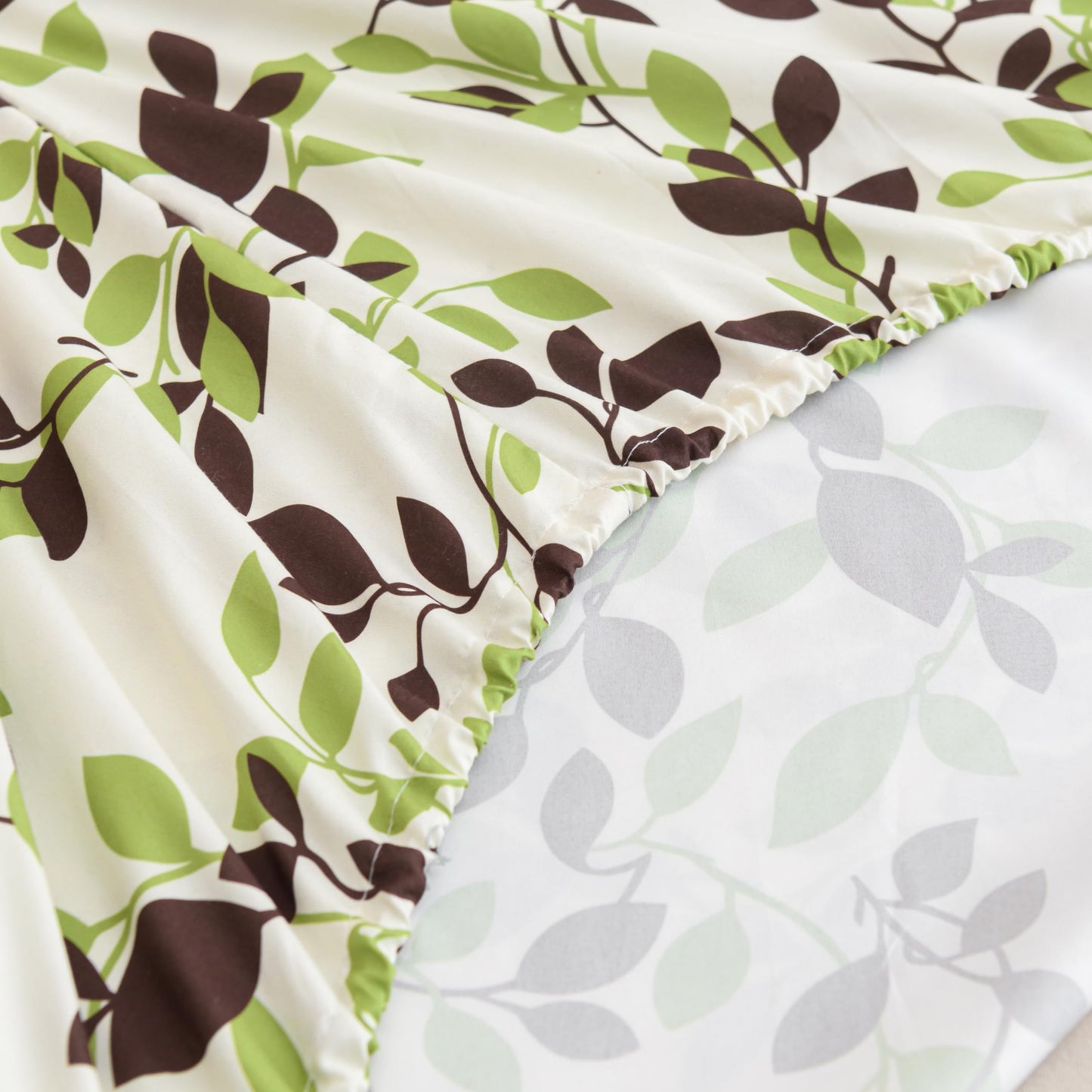 Spirit Linen Home 6-Piece Queen Size Bed Sheet Set - Deep Pocket, Green Leaf Pattern, Soft and Breathable Bed Sheets, Microfiber Material, Includes 1 Fitted, 1 Flat, 4 Pillowcases - Beige/Green Leaves