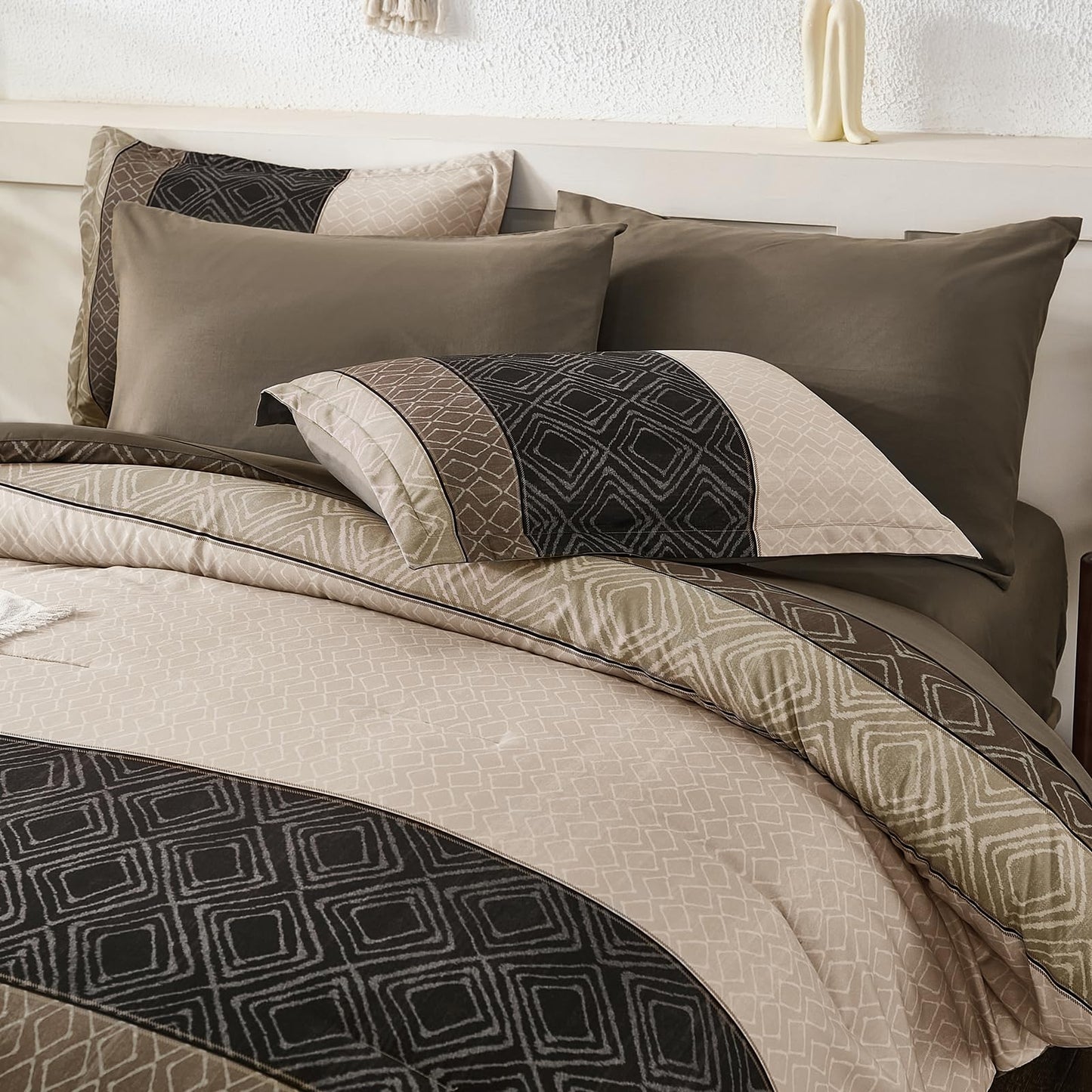 Dinjoy Boho Queen Comforter Set Light Brown,7 Piece Bed in a Bag Queen Size Lightweight Striped Bedding Sets with Plaid Comforters Bed Set with Sheets for Family All Season
