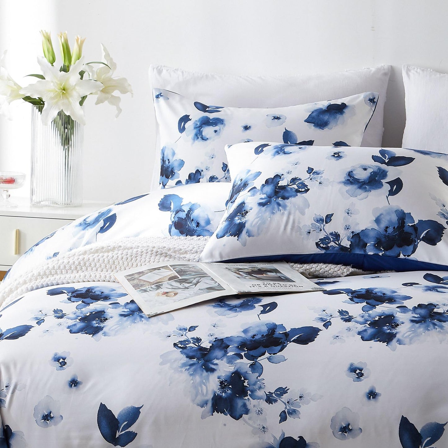 Cupocupa Queen Duvet Cover Set - 3pc Blue Floral Art Deco Bedding - Soft Botanical Print Polyester Duvet Cover with 2 Pillowcases - All Season Reversible Comforter Cover (Queen, Blue Floral)