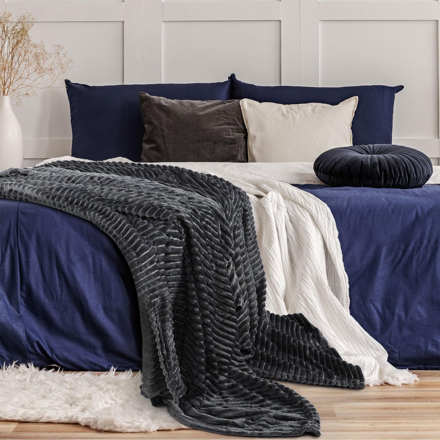 Buryeah 50 x 60 Inches Fleece Throw Blanket Soft Cute Warm Plush Flannel Fluffy Blankets for Wedding Sofa Couch Bed Seasons Employee Appreciation Gifts Bulk(Gray,10 Pack)