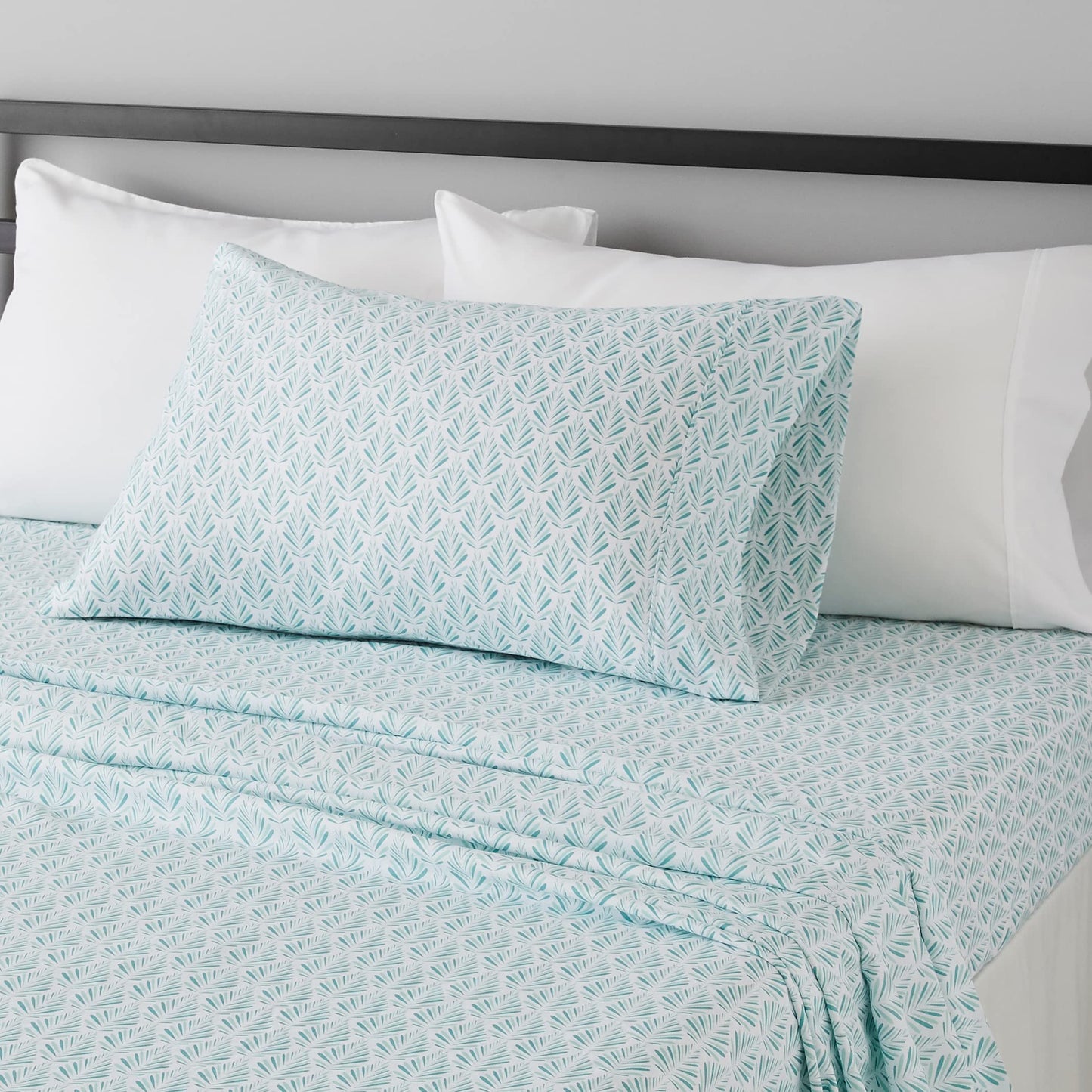 Amazon Basics Breathable, Lightweight Brushed Microfiber 3 Piece Bed Sheet Set with 14-Inch Deep Pockets, Wrinkle-Resistant, Twin XL, Aqua Fern, Printed
