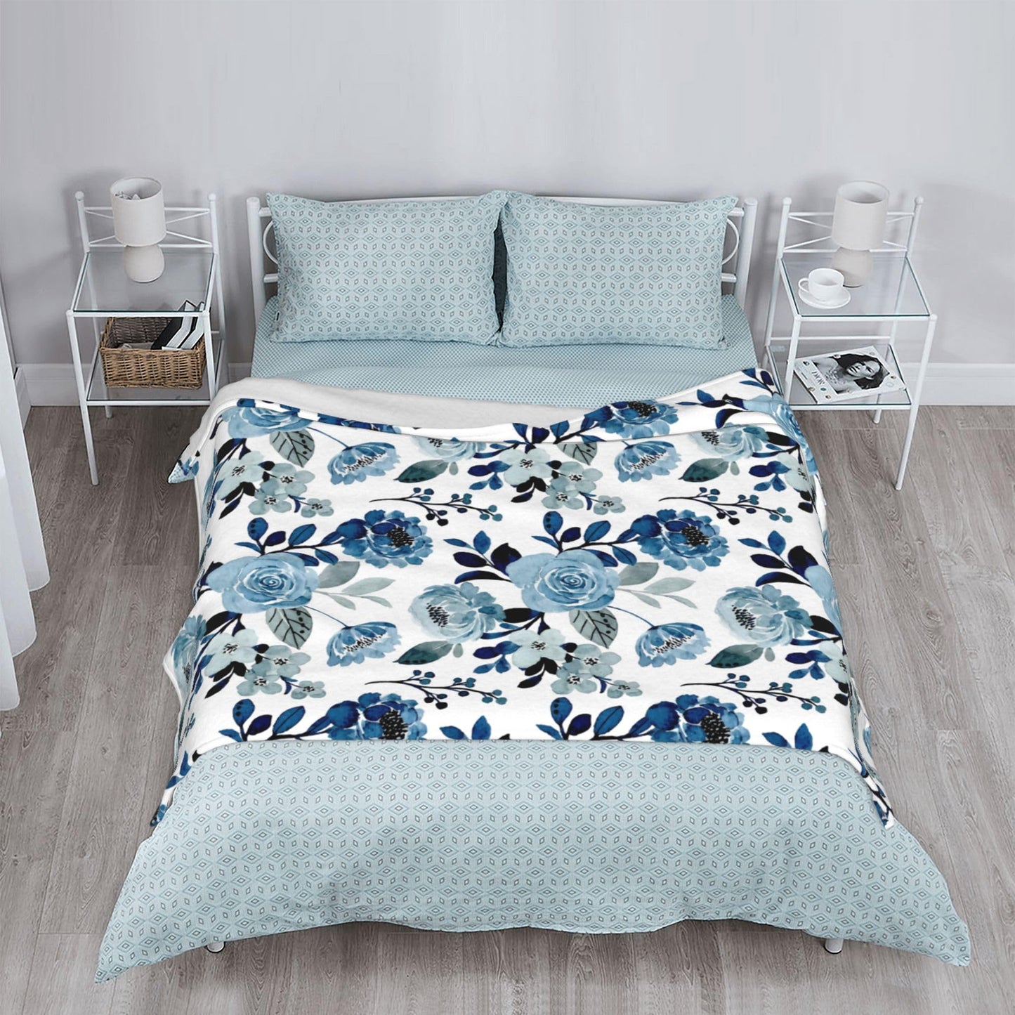AMORVITA Floral Throw Blanket for Couch Bed Sofa Chair Living Room, Flower Flannel Fleece Blanket Soft Cozy Lightweight Breathable Fluffy Durable Home Decor Gifts for Men Women Girls Boys 50 x 60 Inch