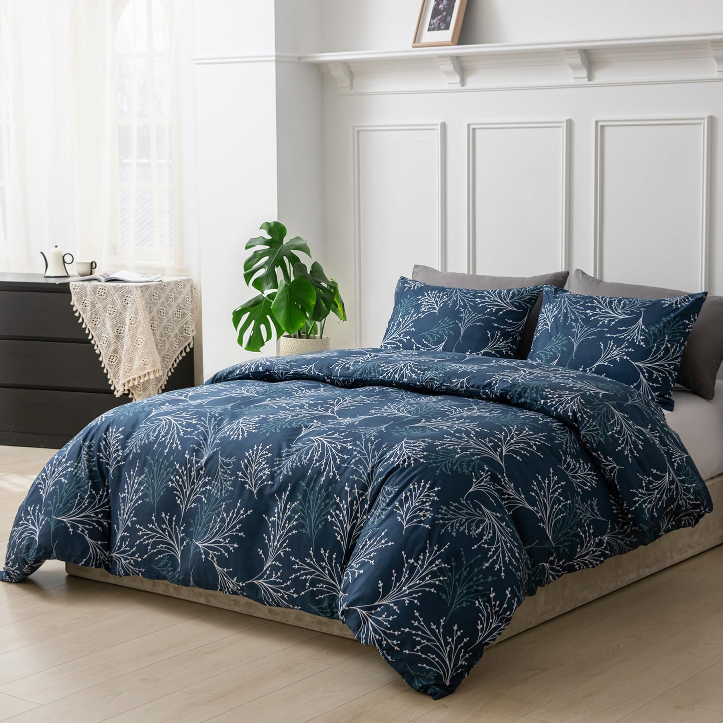 Lekesky Reversible Duvet Cover Queen Size, Navy Blue Branch Comforter Cover Queen 3pcs Microfiber Botanical Bedding Set with Zipper Closure Corner Ties