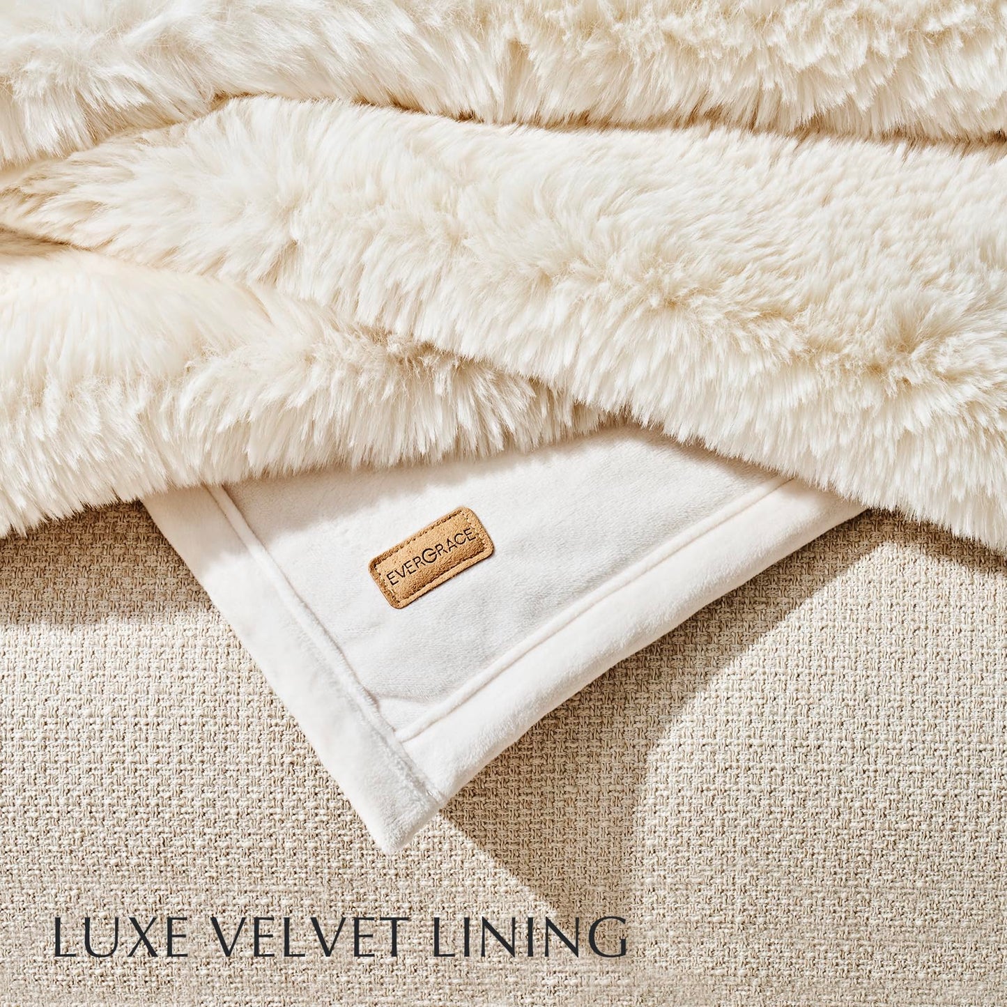 EVERGRACEHOME Luxury Soft Faux Chinchilla Fur Throw Blanket for Couch, Warm Thick Heavy Winter Throw Blanket 1220GSM for Bed, Fluffy Cozy Mink Blanket with Reversible Velvet, Arctic White, 60"x80"