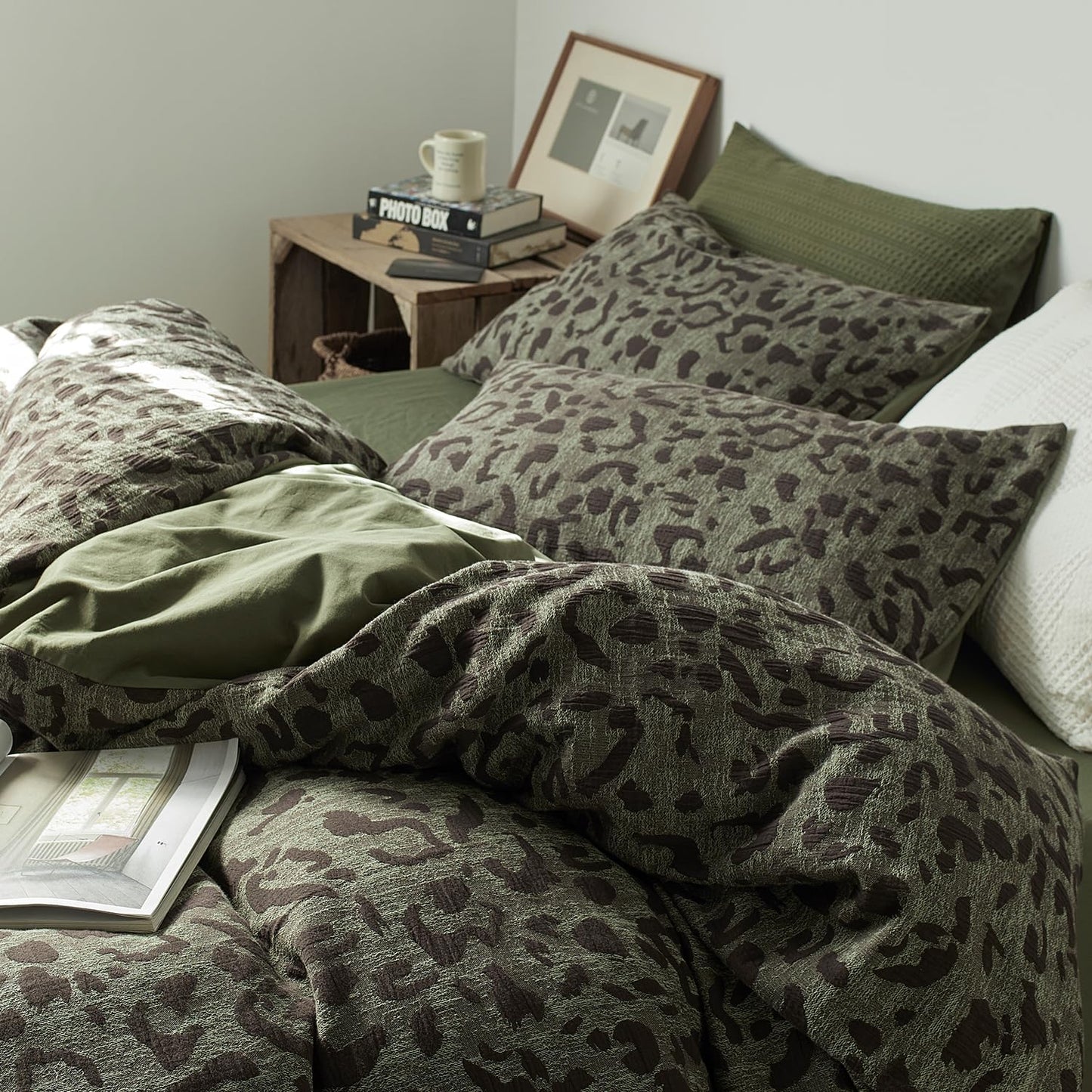 mixinni Leopard Duvet Cover King Size, Premium Yarn-Dyed Jacquard Cotton Duvet Cover with Green Leopard Print, Farmhouse Bedding Set with 2 Pillowcases Perfect for Him and Her-(King Size, Green)
