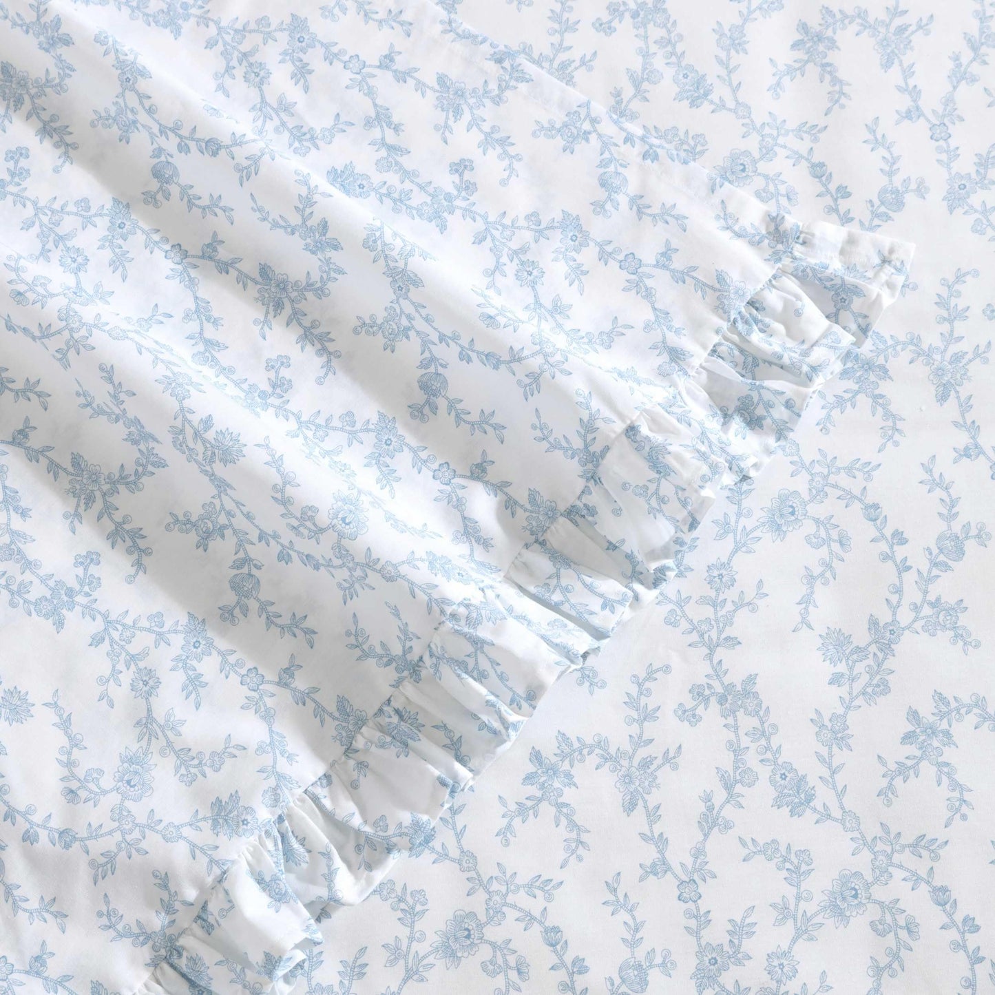 Laura Ashley – Twin Size Sheet Set, Crisp & Lightweight Cotton Percale Bedding with Fitted Sheet and Pillowcase, Floral Room Decor, Deep Pocket, College Dorm Room Essentials (Victoria Blue)