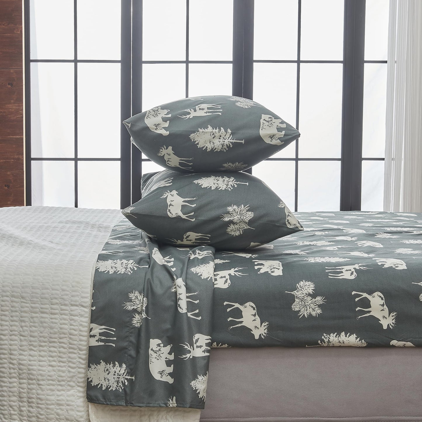 Great Bay Home Twin Size Microfiber Sheet Set - 3-Piece Lodge Bed Sheets - Ultra-Soft and Smooth Brushed Microfiber Woodland Decor Bedding (Forest Animal - Dark Grey)