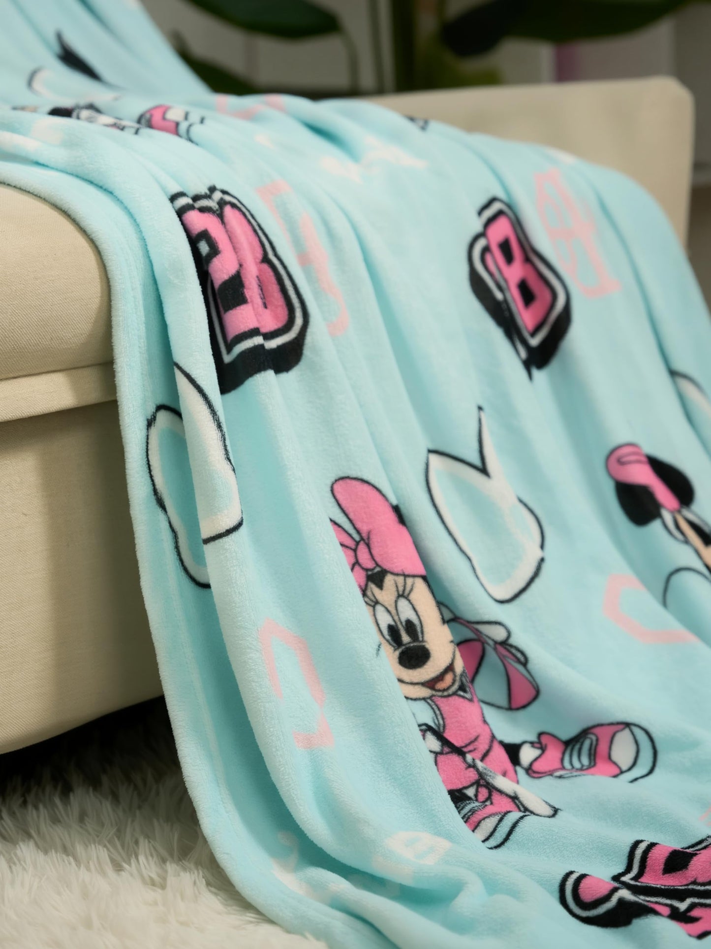 Northwest Disney Minnie Mouse Plush Throw Blanket, Oversized 62" x 90" Silk Touch Soft Fleece Blanket for Kids & Adults, Officially Licensed