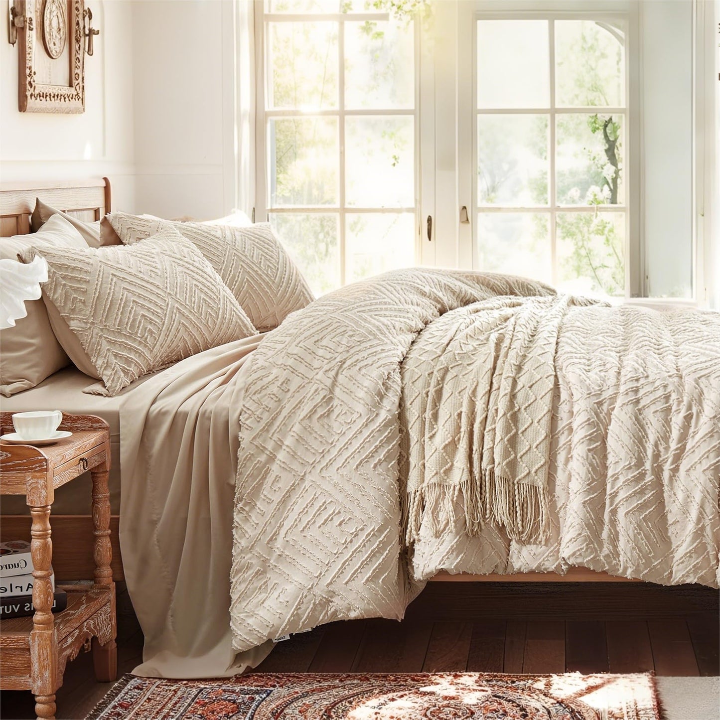 Zzlpp Queen Comforter Set 7 Pieces, Beige Bed in a Bag Queen Size, Tufted Boho Bedding Set with 1 Comforter, 2 Pillow Shams, 2 Pillowcases, 1 Flat Sheet, 1 Fitted Sheet