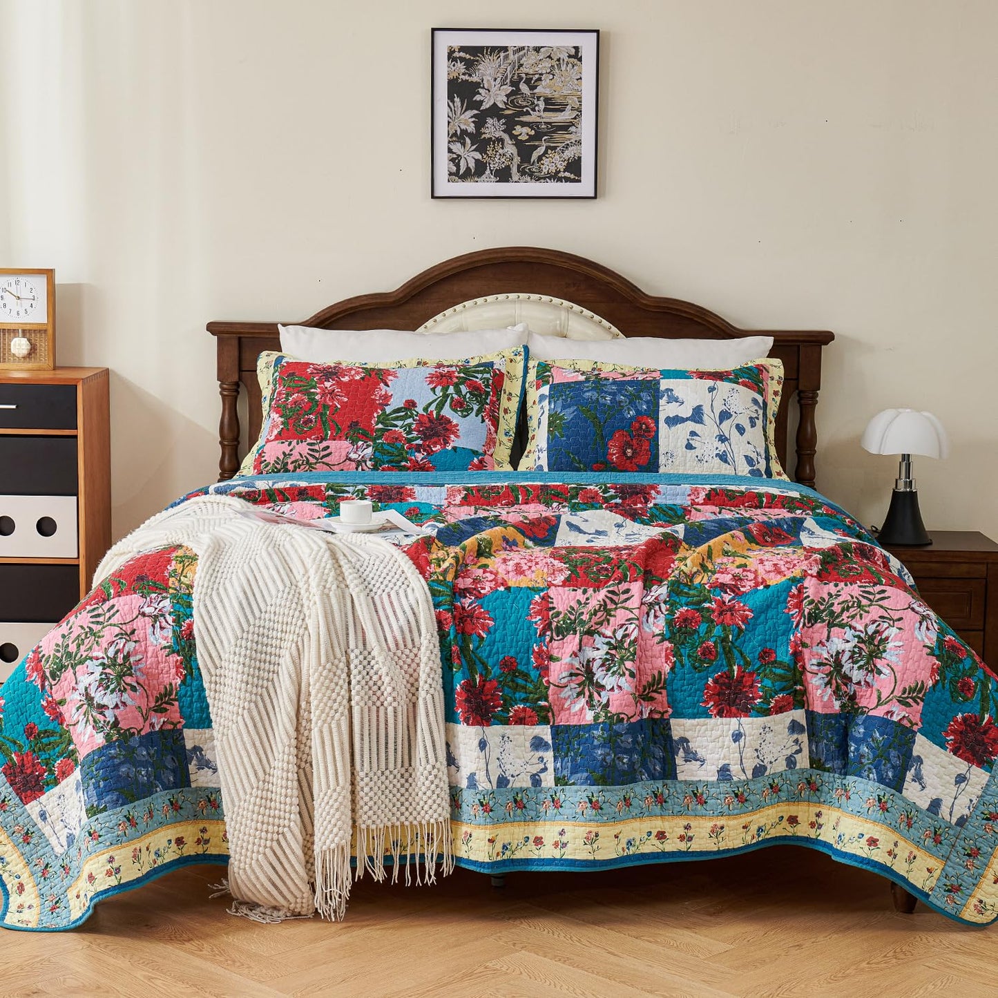 EVENHUG 100% Cotton Patchwork Quilt Queen Size Set Lightweight Floral Queen Quilts Bedding Set Bedspread Coverlet Reversible Bed Cover with Pillow Shams for All Seasons 3 Pieces (92"X96")
