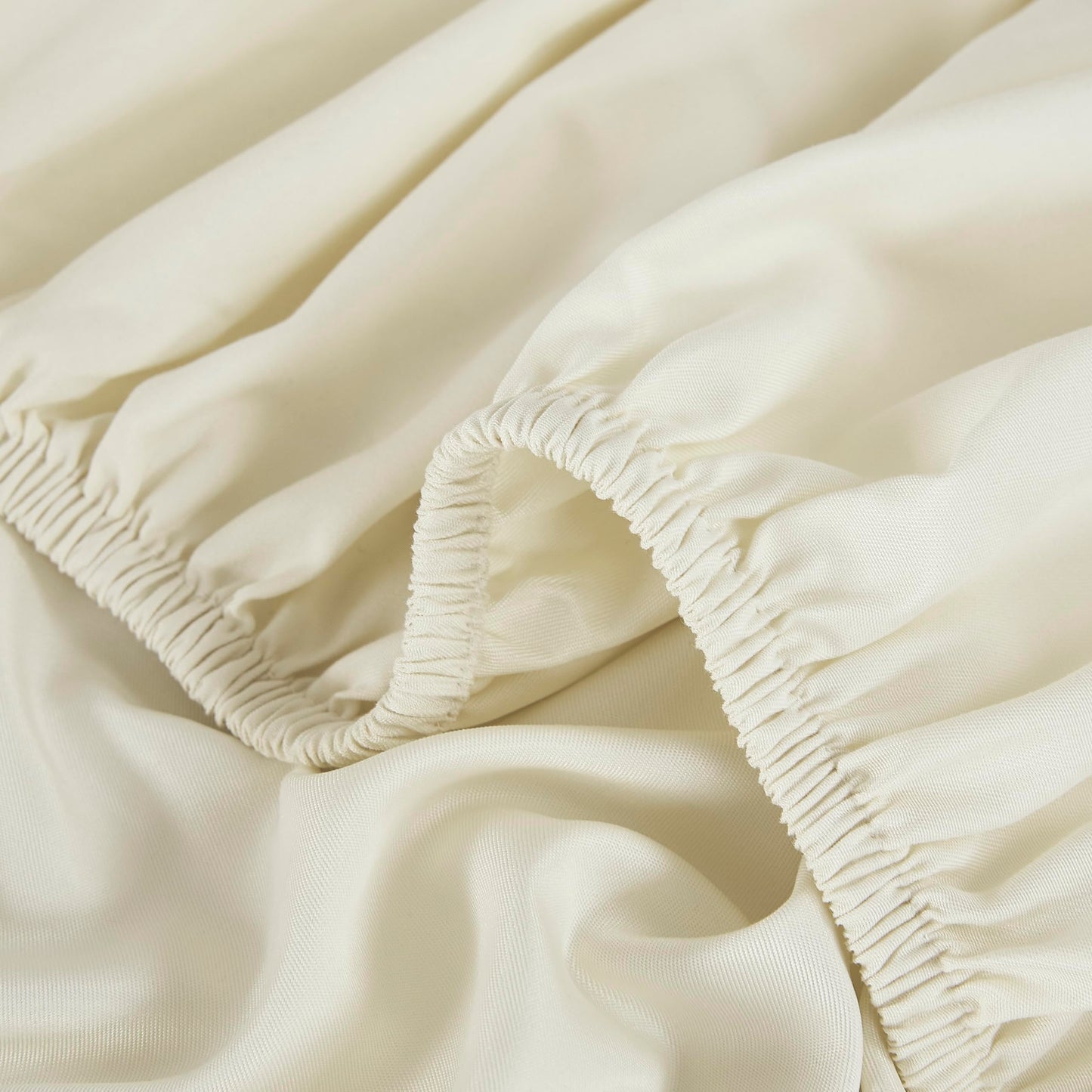 King Size Fresh Ivory 4-Piece Microfiber Sheet Set - Soft & Cozy Hotel Luxury Bedding - Deep Pockets Fits Up to 14"- Wrinkle Resistant - Quick Dry - Oeko-TEX® Certified by Linen Closet