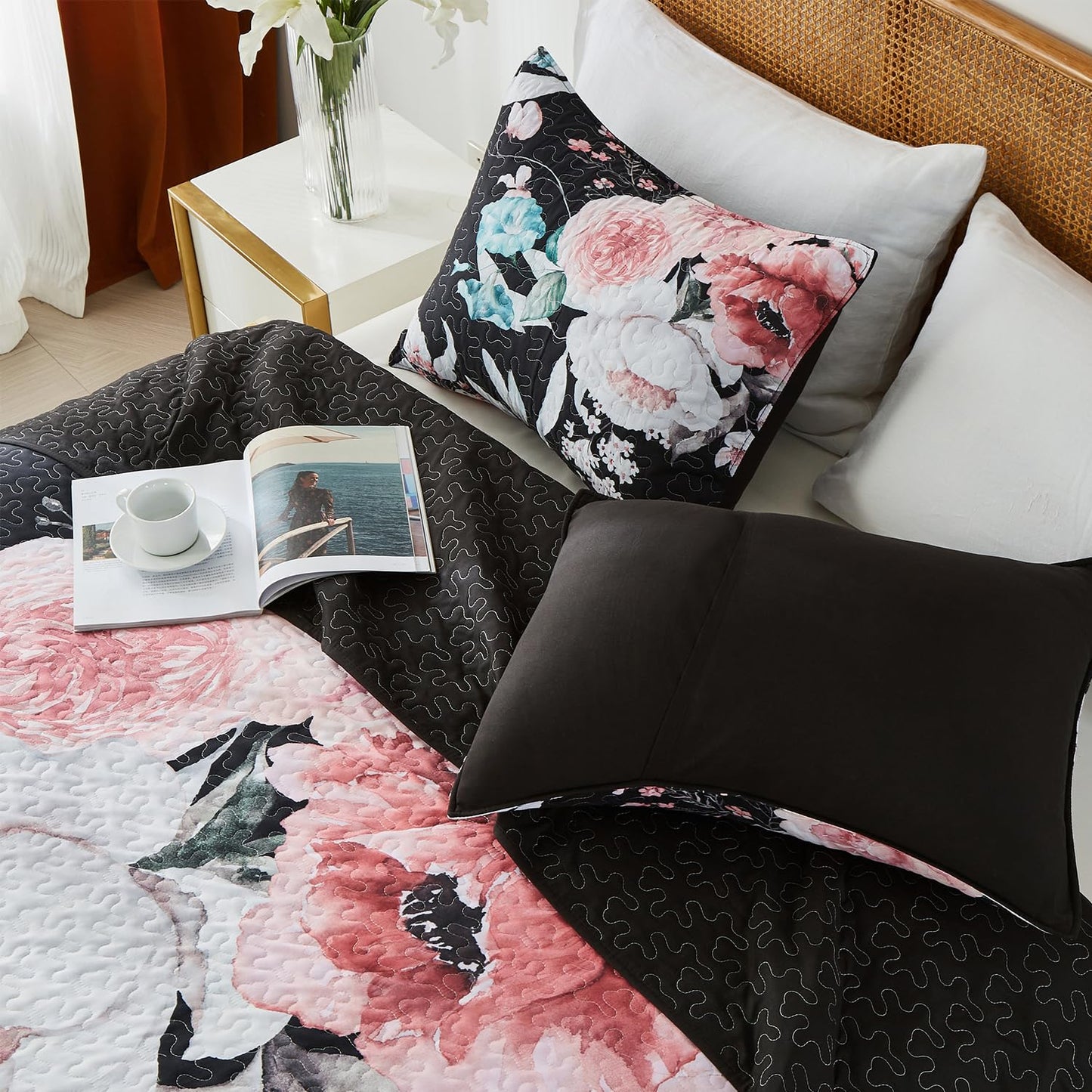 Yogeneg King Size Quilt Set, Pink Floral Botanical Pattern Black Bedding Set,3 Piece Lightweight Soft Summer Bedspread Coverlet with 2 PIillow Sham for All Season(Pink Floral,110"x96")