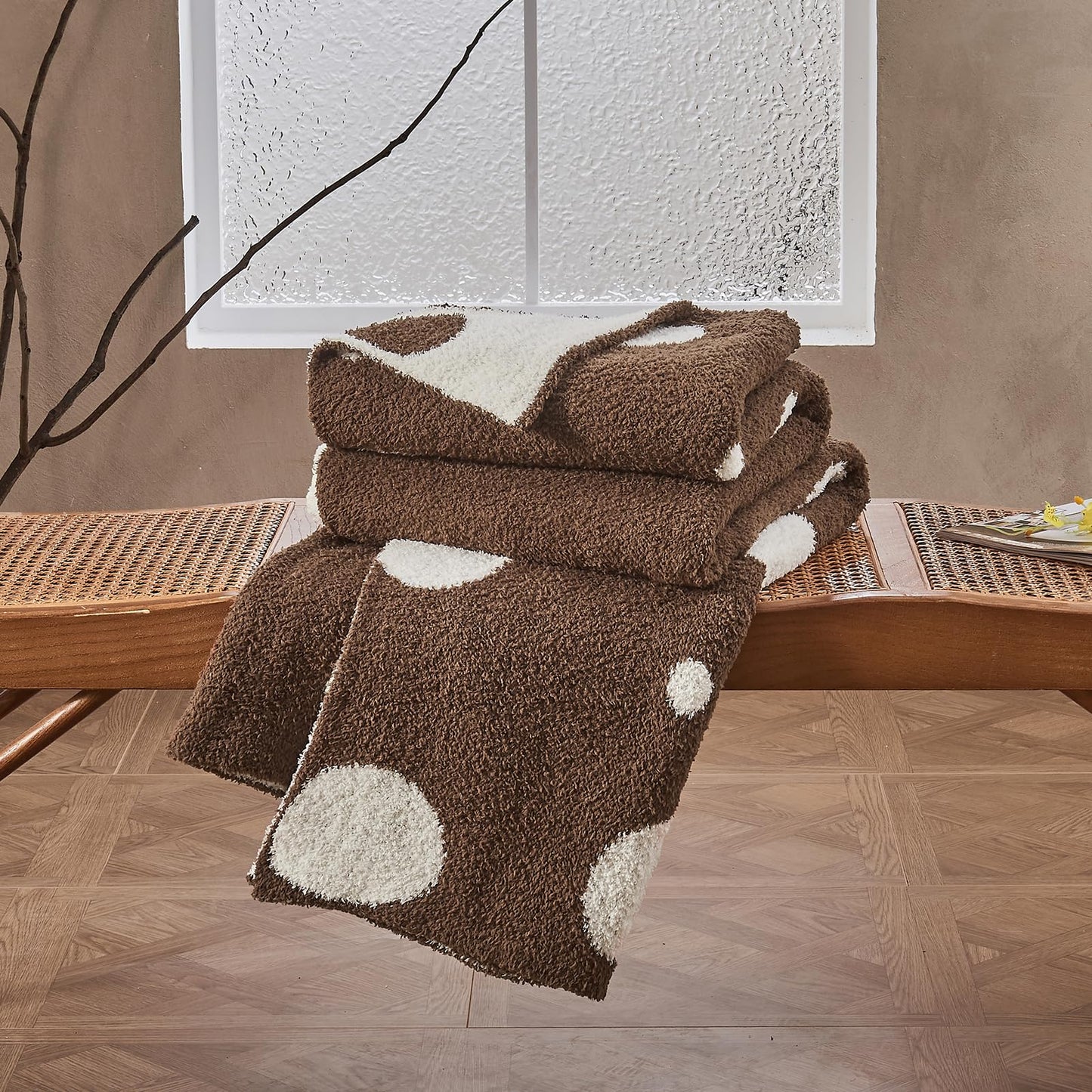 Douceur Polka Dot Throw Blanket for Couch Sofa Bed, Reversible Cozy Fluffy Super Soft Bedroom Blanket, Plush Brown Throw Blanket, 60×80 inches