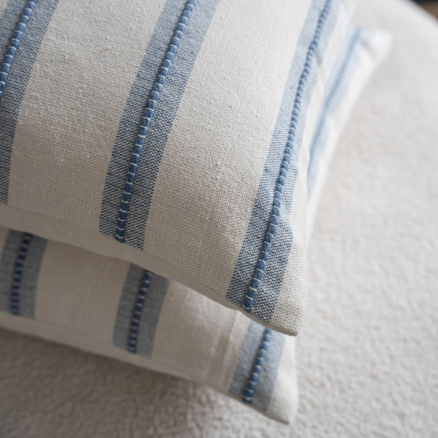Cethom Boho Throw Pillow Covers 18x18 Set of 2, Beige and Blue Striped Decorative Pillow Cases for Couch Chair Bed, Textured Farmhouse Accent Cushion Covers for Living Room Bedroom Sofa Home Decor