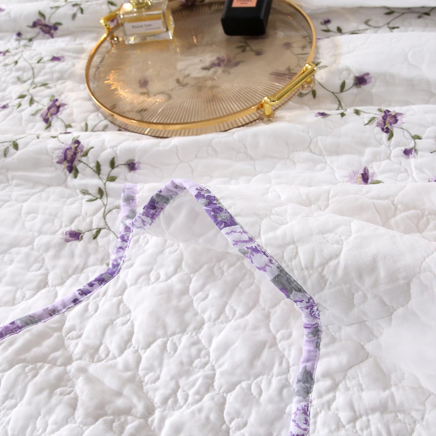 Quilt Set Purple Floral 3D Embroidery Pattern 3 PCS 100% Cotton Reversible Quilted Embroidered Decorative Bedspreads Coverlet Set, Lightweight &Soft Queen Size White Bedding Coverlet for All Season