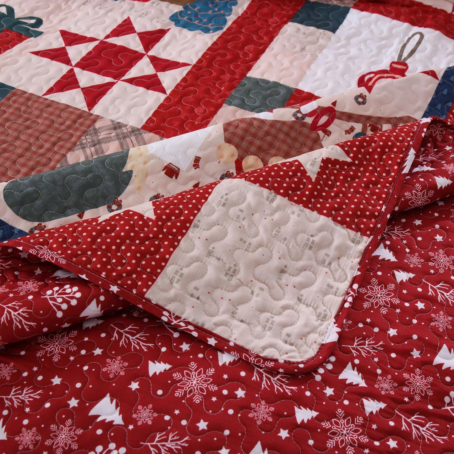 MarCielo 2 PCS Vintage Christmas Patchwork Quilt Set – Reversible Holiday Bedspread