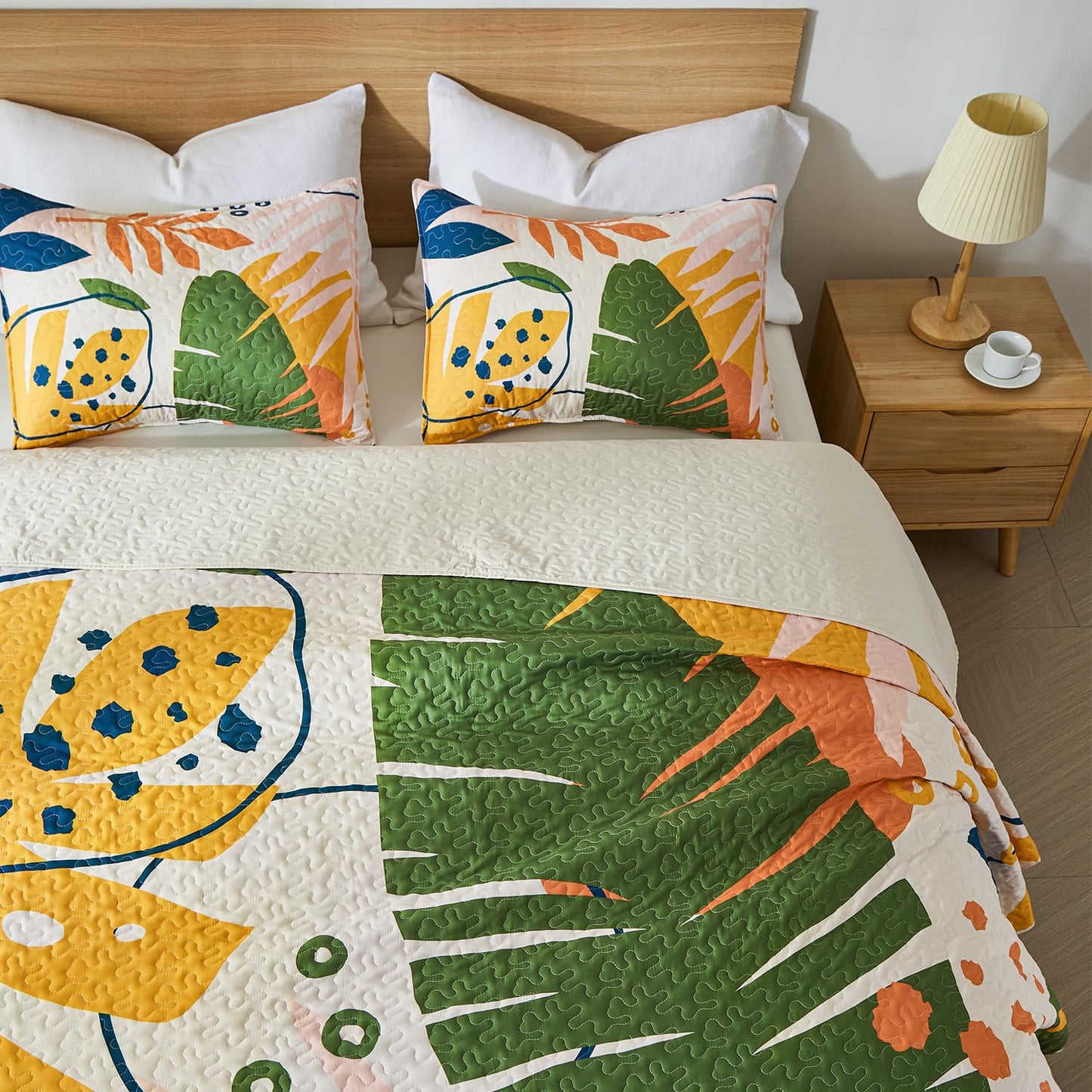 Yogeneg Queen Quilt Bedding Set,Green Yellow Botanical Pattern White Full/Queen Quilt Set,3 Piece Lightweight Soft Summer Bedspread Coverlet with 2 PIillow Shams,All Season(White,90"x96")
