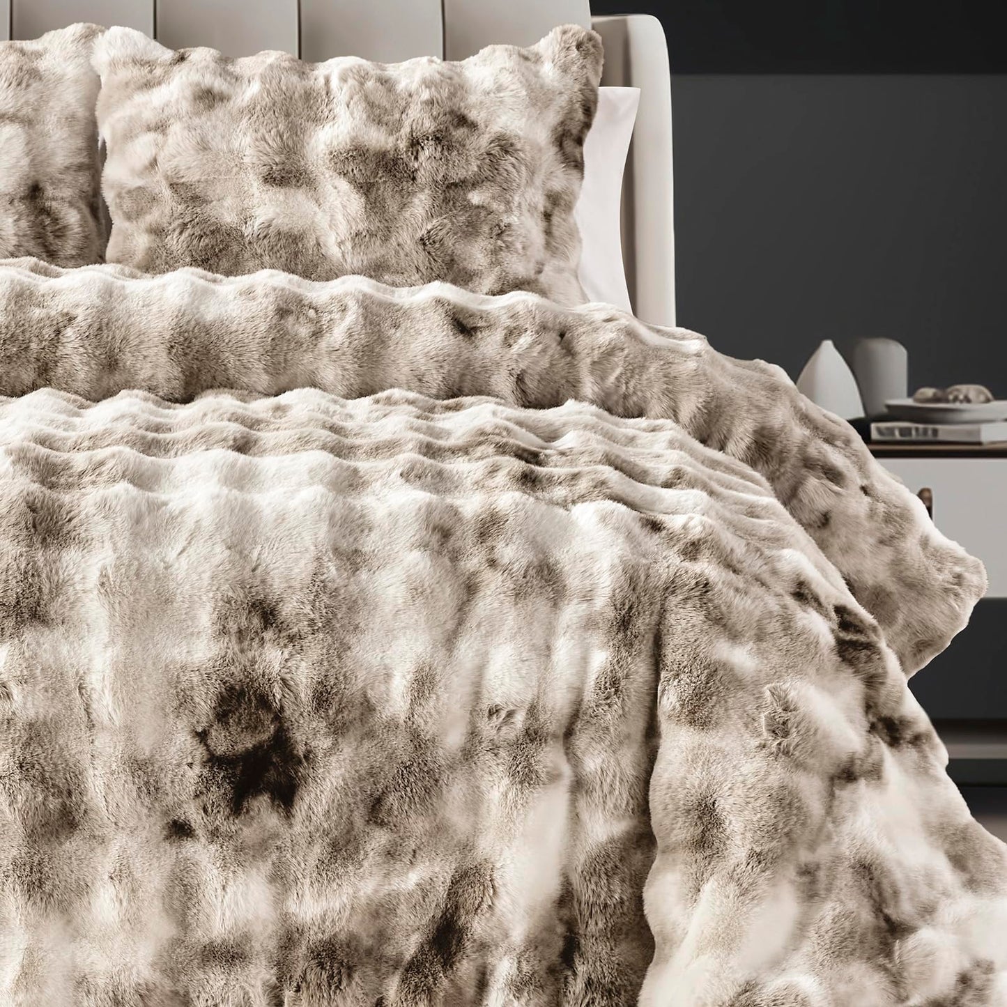 Fredsure Faux Rabbit Fur Comforter Set, 3 Pieces Tie Dye Khaki Queen, Faux Rabbit Fur Face and Microfiber Reverse