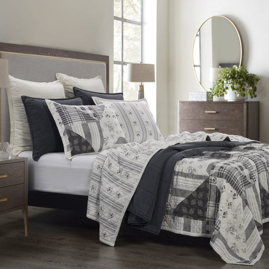 Paseo Road Patchwork Prairie 3 Piece Quilt Set with Pillow Shams, Queen Size, Cotton Reversible Bedding Set Western Farmhouse Style Luxury Bed Set, 1 Quilt, 2 Pillowcase
