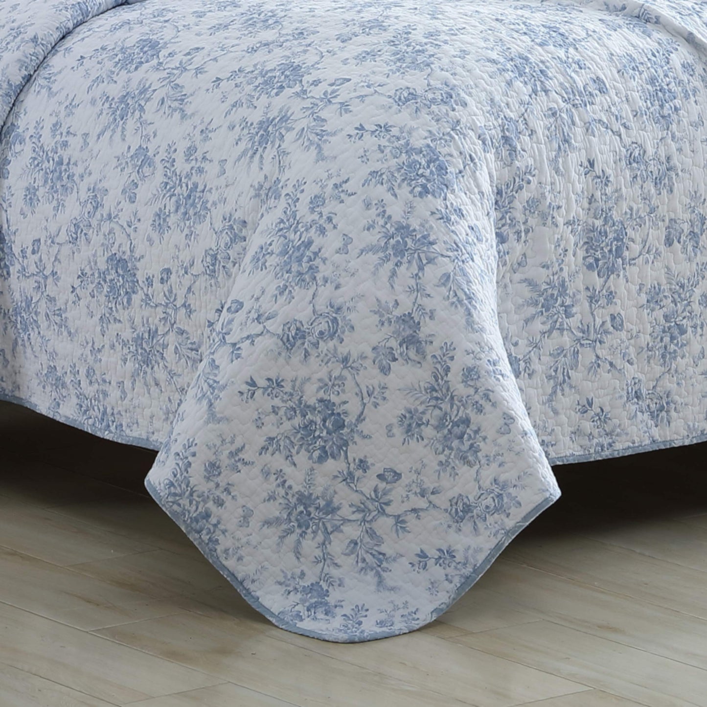 Laura Ashley - Twin Quilt Set, Soft Cotton Bedding with Matching Sham, Reversible Floral Toile Design, Floral Room Decor, Lightweight for Year-Round Layering (Walled Garden Blue)