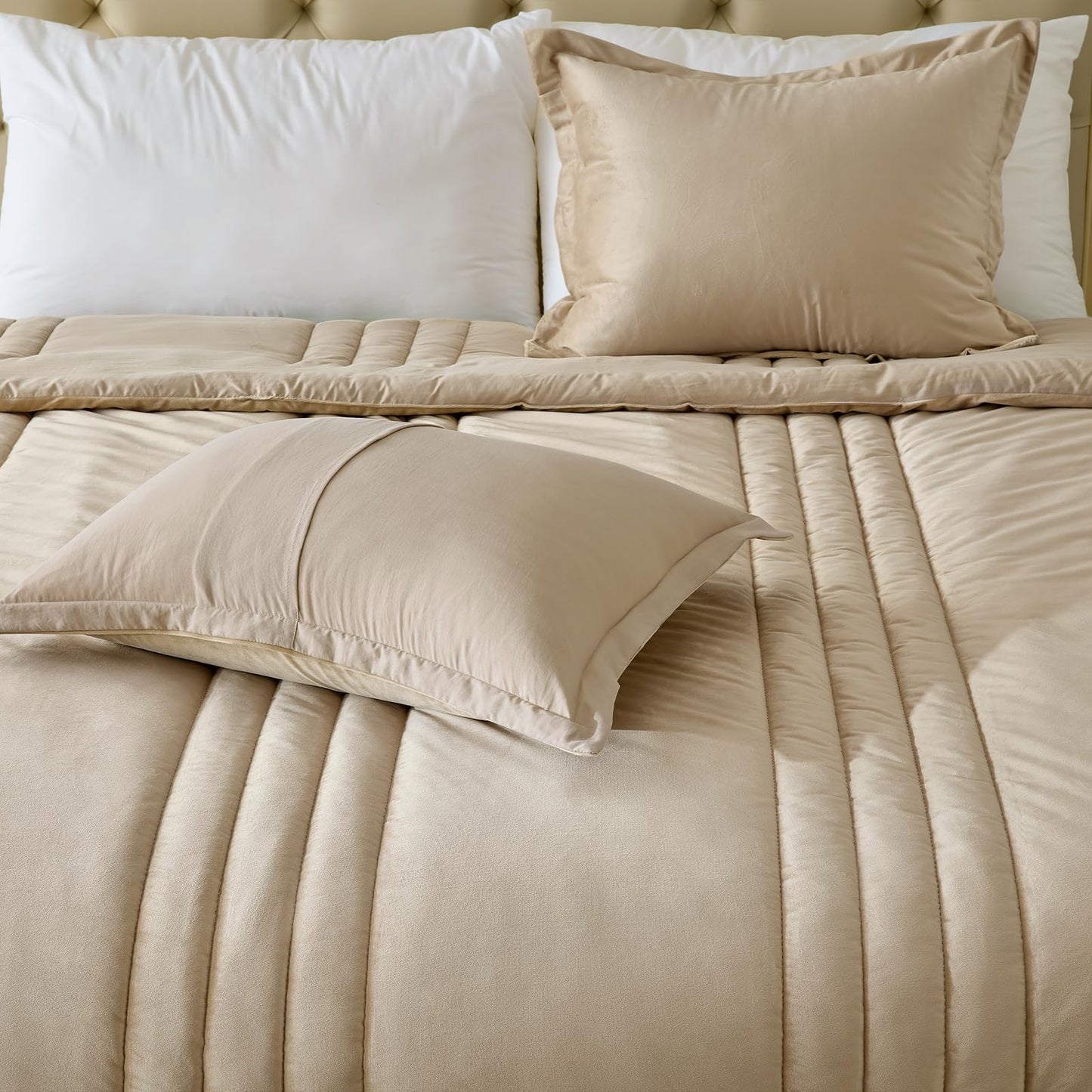 MUSSEL Bedding Comforter Set Queen Size 3 Pieces-Neutral Beige Champagne Striped Lightweight Bedroom Comforter Queen Size,Soft Velvet Bed Set for All Seasons with 2 Shams