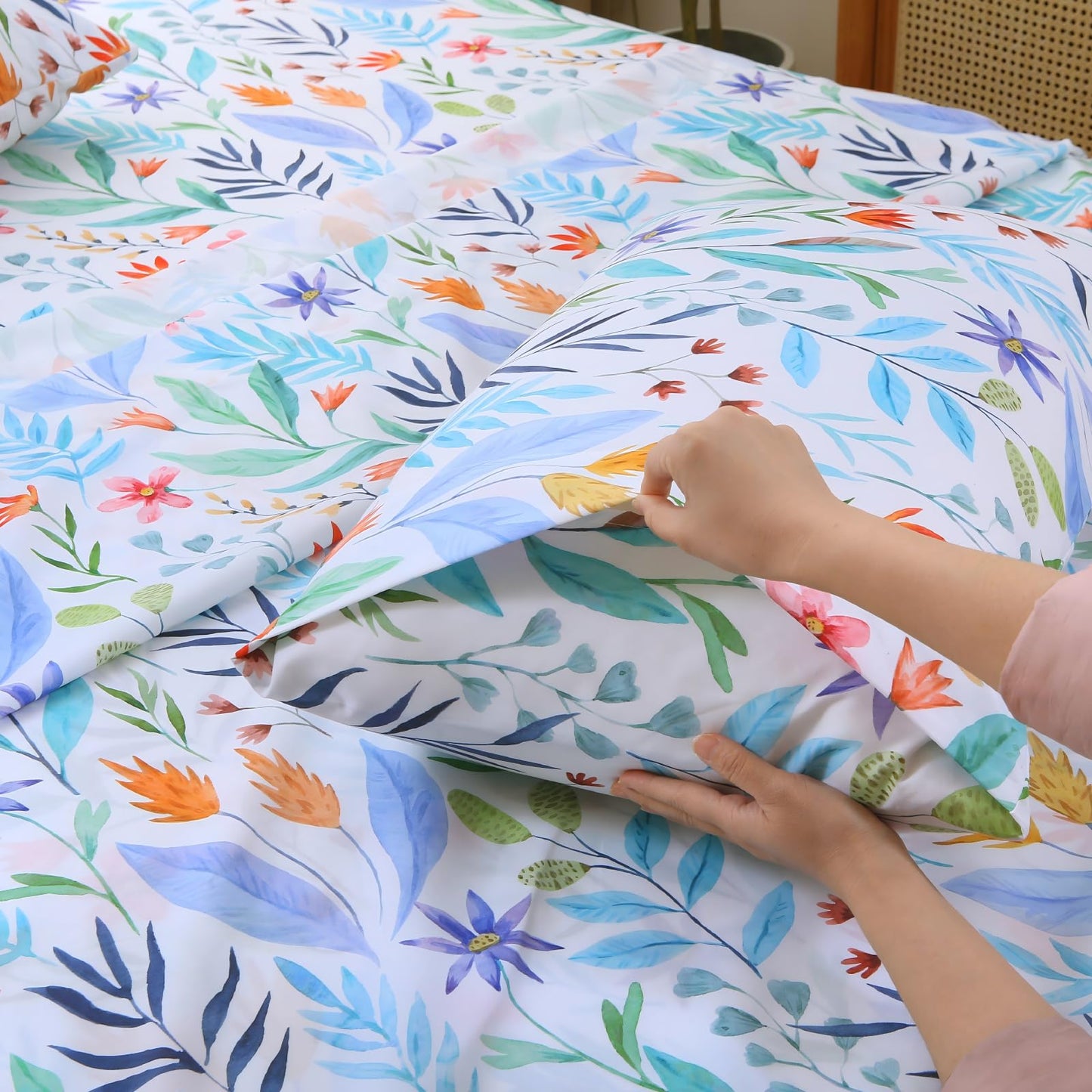 MUXHOMO Full Size 4 Piece Sheet Set, Soft & Breathable Sheet for Bedroom with Deep Pocket Up to 16", Wrinkle-Free & Cooling Bed Sheet with Flat Sheet, Fitted Sheet & Pillowcases - Colorful Leaves