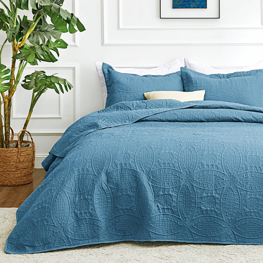Love's cabin California King Size Quilt Bedding Set Misty Blue Bedspreads - Cal King Lightweight Bedspread Comforter - Coin Pattern Coverlet for All Season - 3 Pieces (1 Quilt, 2 Pillow Shams)