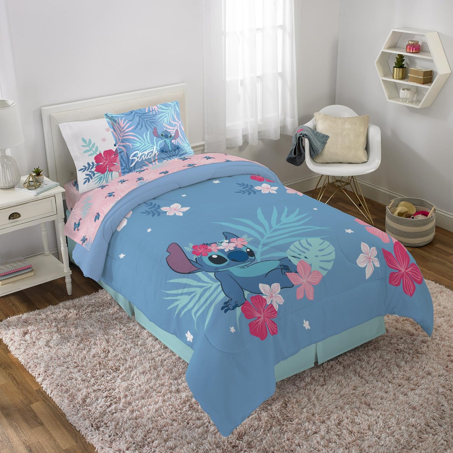 Disney Lilo & Stitch Twin Comforter Set - 5 Piece Kids Bed in a Bag Reversible Comforter & Sheet Set, Girls Stitch Bedding, Super Soft Fade Resistant Microfiber, Machine Washable (Official Disney)