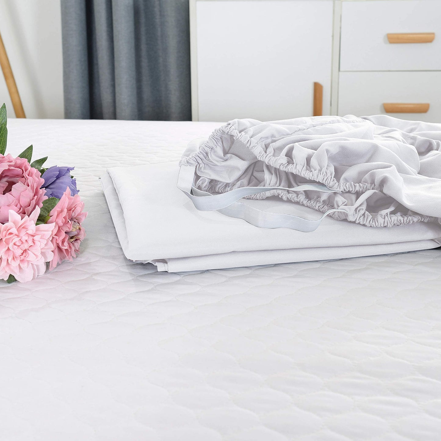 Elegant Comfort 1500 Premium Hotel Quality 18-24 Inches Deep - Extra Deep Pocket Single Fitted Sheet for High Mattress, Luxury and Softest, Smart Pocket - Wrinkle Free, King, White