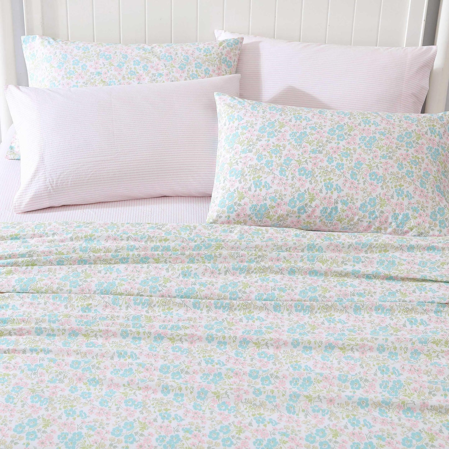 Laura Ashley - Sheet Set, Super Soft Bedding Set with Deep Pocket, Includes Matching Bonus Pillowcases, Coquette Room Decor (Jaynie Pink, King)