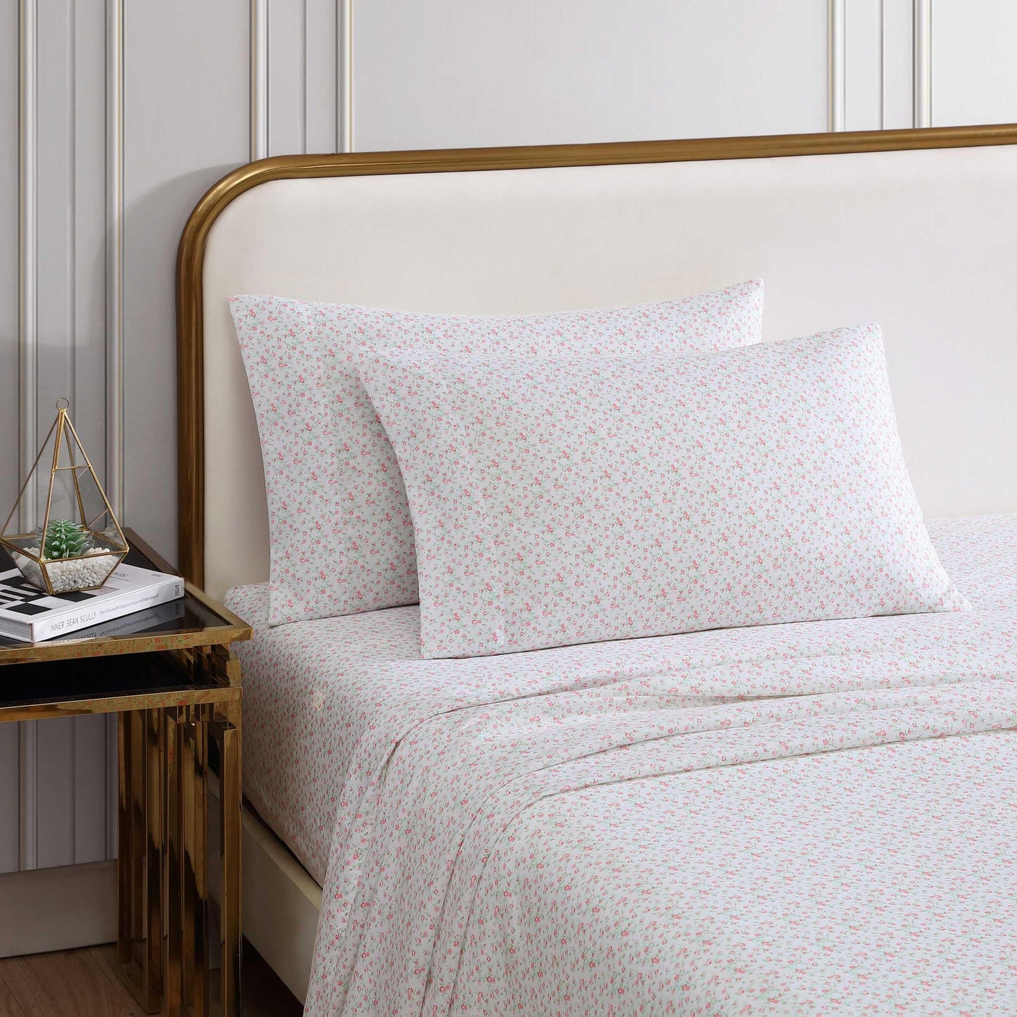 Betsey Johnson - Queen Bed Sheets, Fade & Wrinkle Resistant Bedding Set with Matching Sham(s), Soft & Lightweight Bedding Essentials (Whimsical Floral Green, Queen)