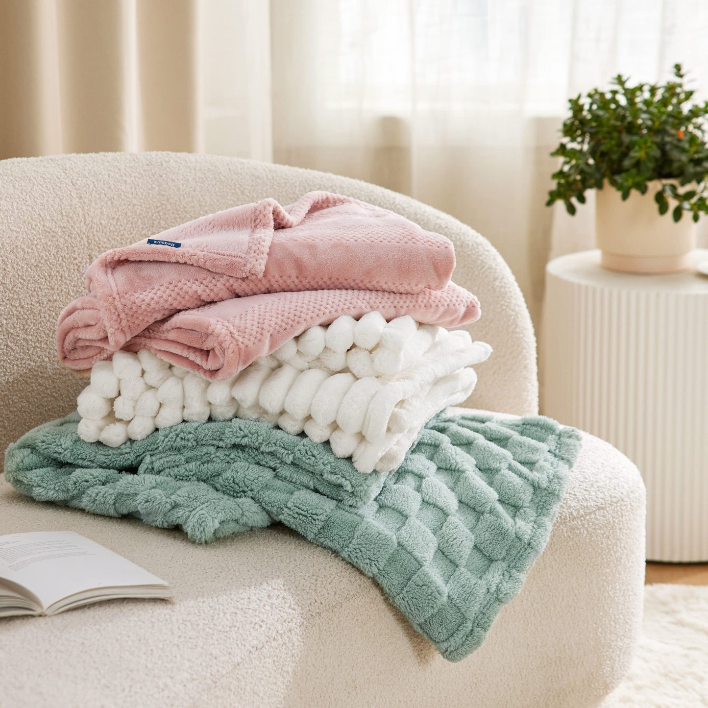 Bedsure White Fleece Throw Blanket for Couch Light Brown Fleece Blanket for Couch