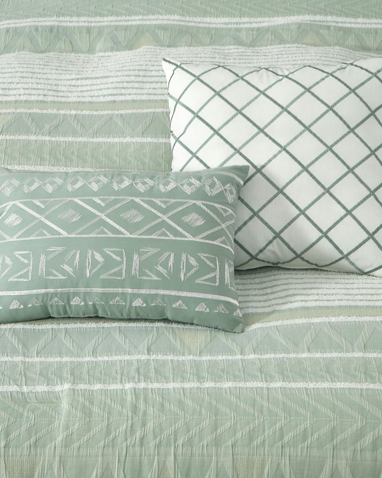 LANCO MODERN LIFESTYLE Cotton Comforter Set Queen, Gorgeous Geometric Jacquard, Sage Soft Lightweight Bedding Set for All Seasons, Bedskirt, Pillow Shams and Decor Pillows