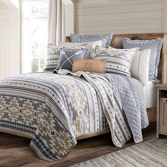 Paseo Road Desert Sage King Quilt Set, 3 Piece Rustic Western Bedding Set with Pillow Sham, Lightweight Reversible Cotton Quilt with Southwestern Aztec Pattern, Soft Breathable Cozy Boho Bedding