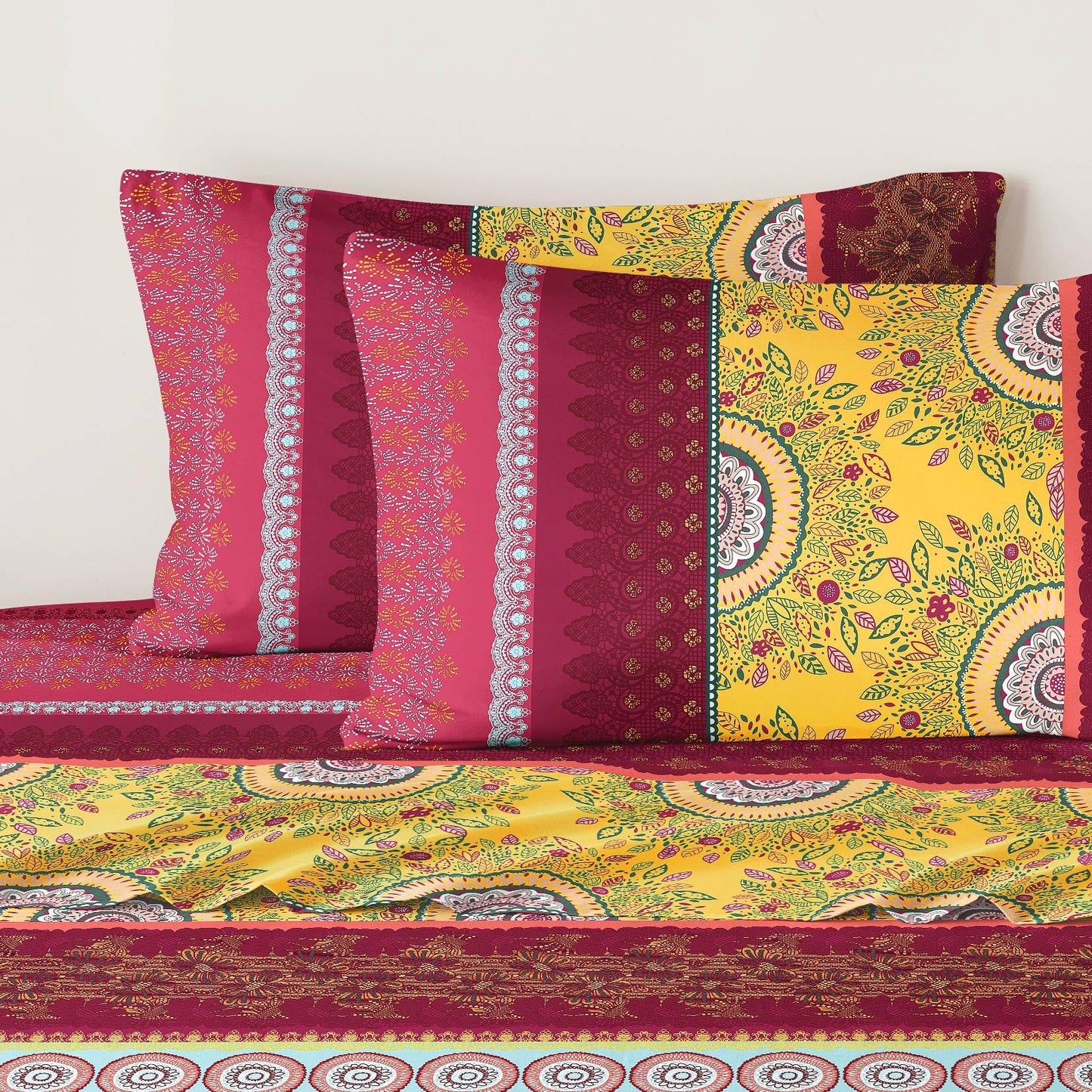 Wake In Cloud - Boho Bed Sheets, 4-Piece Sheet Set, Bohemian Chic Medallion Colorful Hippie Aesthetic Bedding, Deep Pocket, Burgundy, King Size
