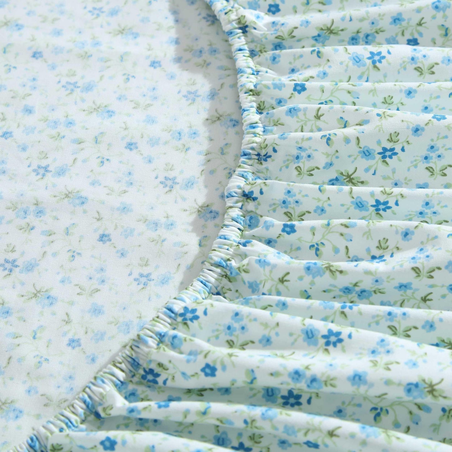 Laura Ashley – Twin Size Sheet Set, Crisp & Lightweight Cotton Percale Bedding with Fitted Sheet and Pillowcase, Floral Room Decor, Deep Pocket, College Dorm Room Essentials (Evie Blue)